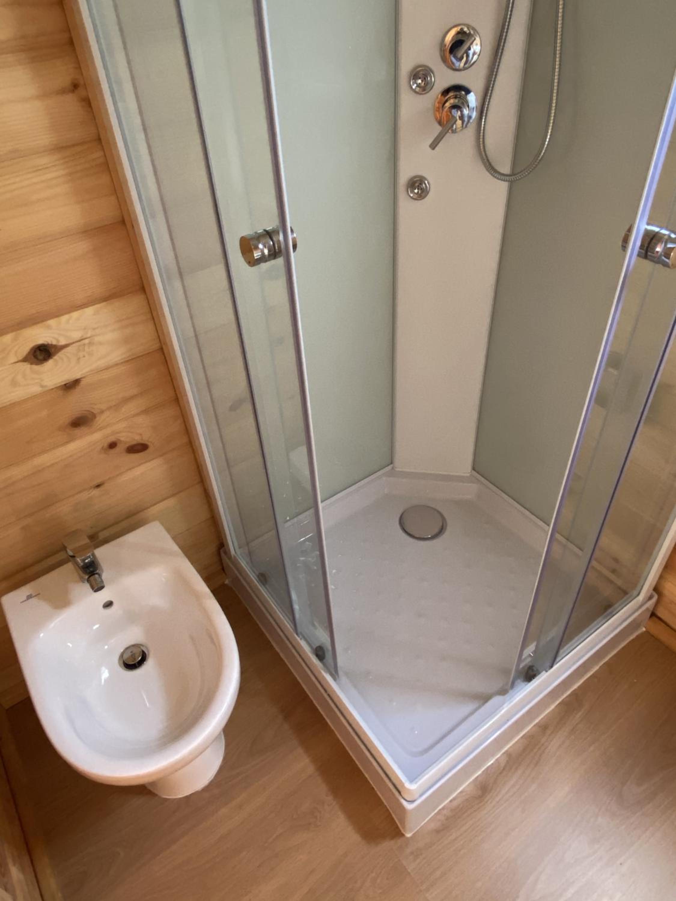 Two-Bedroom Chalet with Private Bathroom photo 3