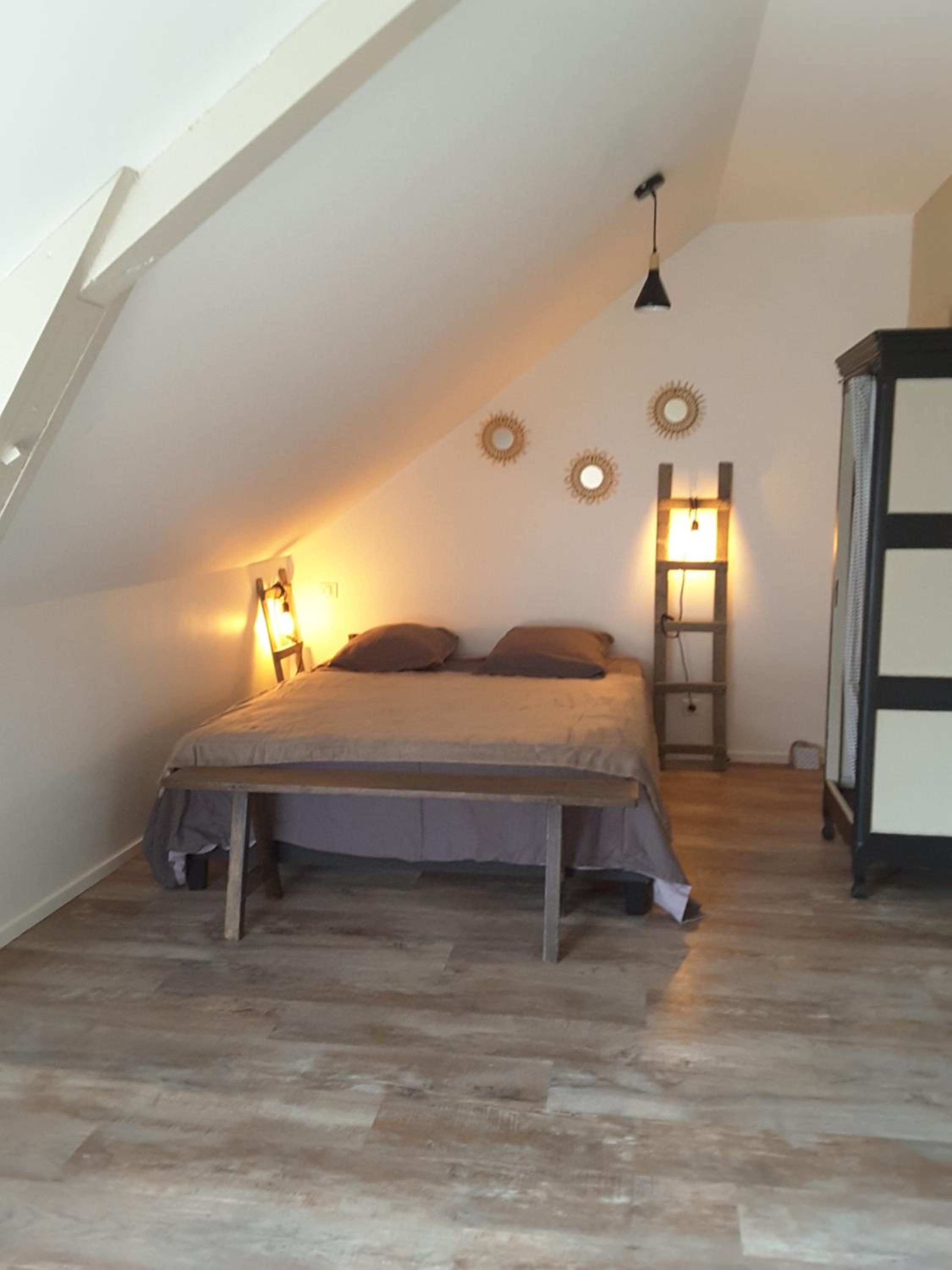 Large Double Room - Photo 1