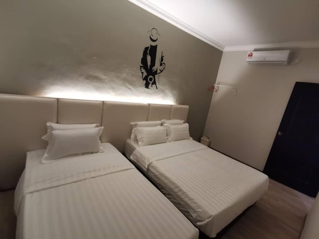 Deluxe Family Room - Photo 3