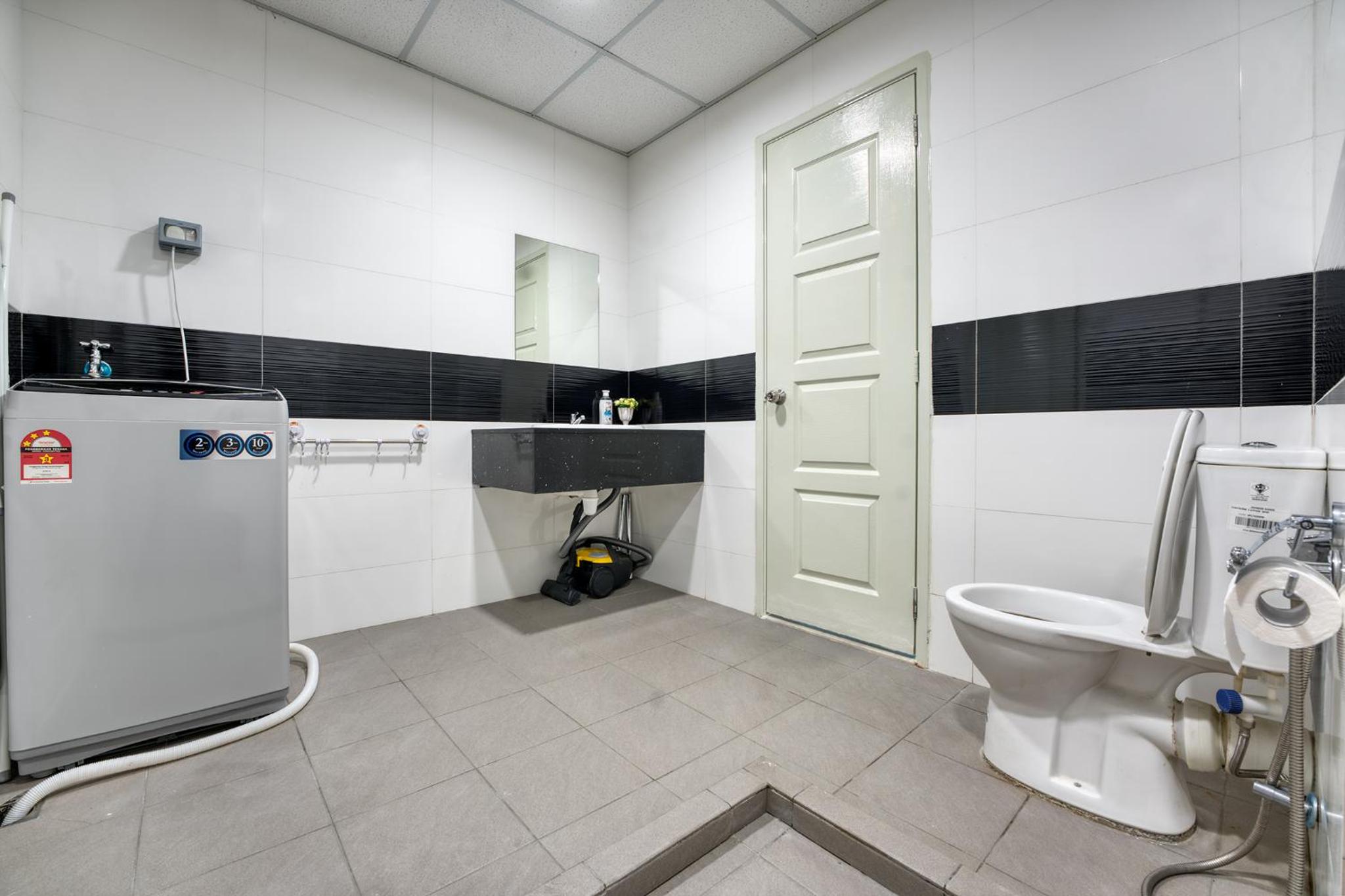 Two-Bedroom Apartment - Photo 12