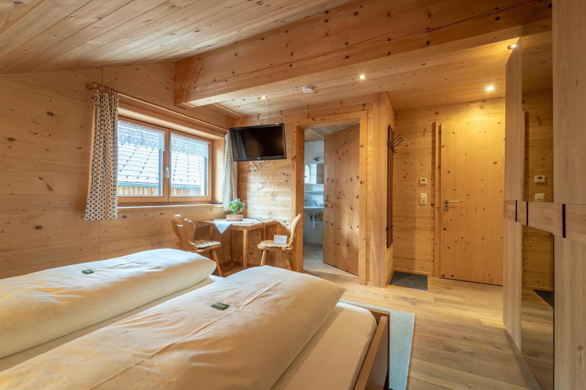 Double Room with Private Bathroom photo 1