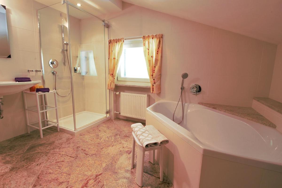 Three-Bedroom Apartment photo 2