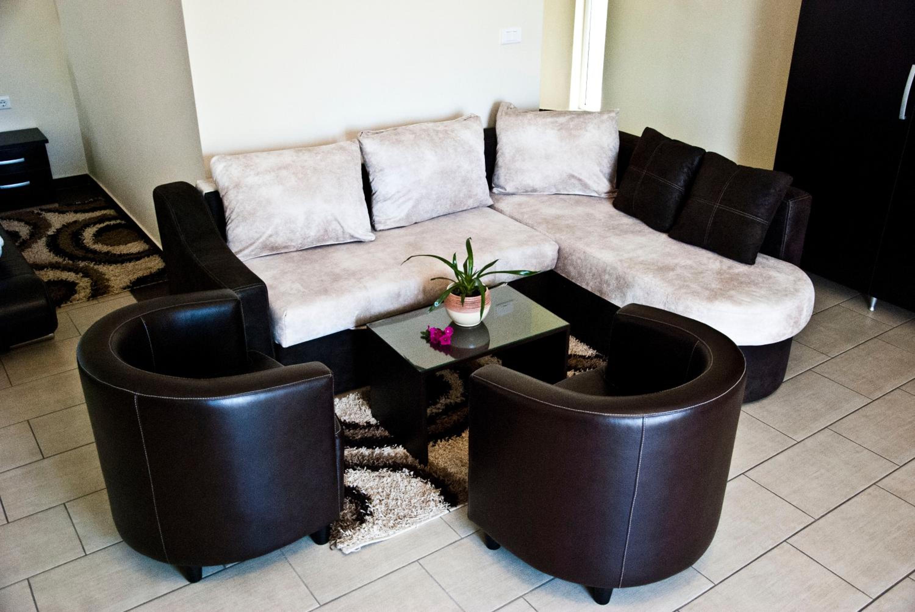 One-Bedroom Apartment with Garden View - Photo 1