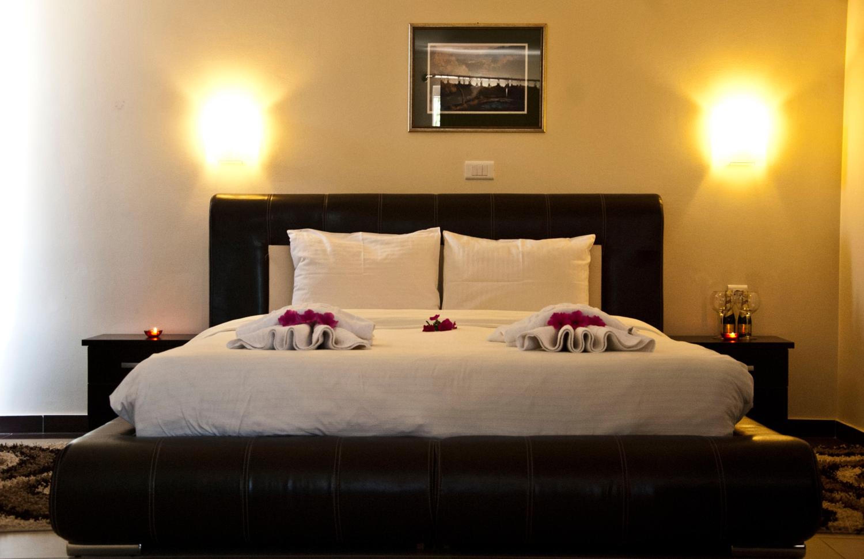 Double Room - Photo 6