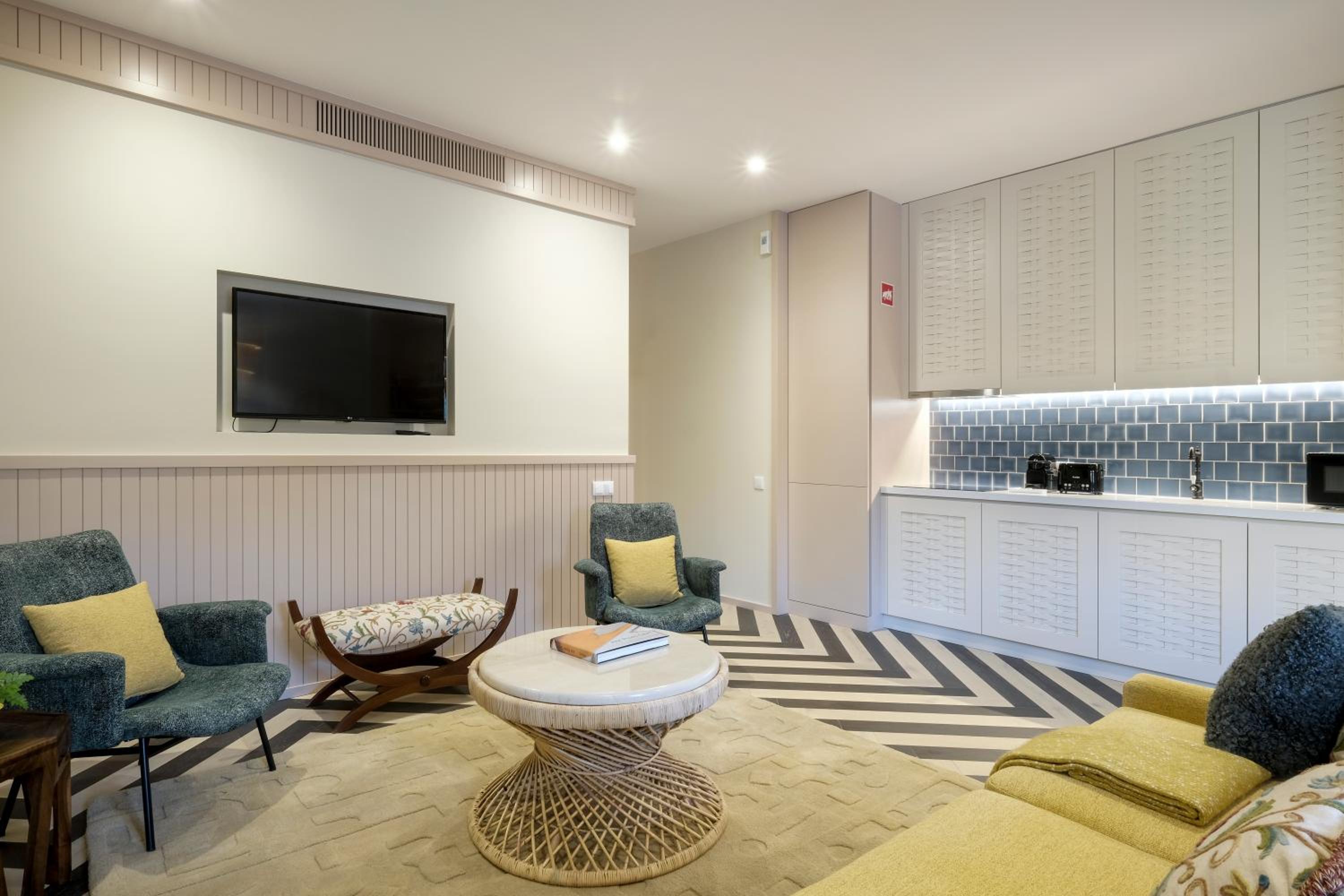 Superior Apartment