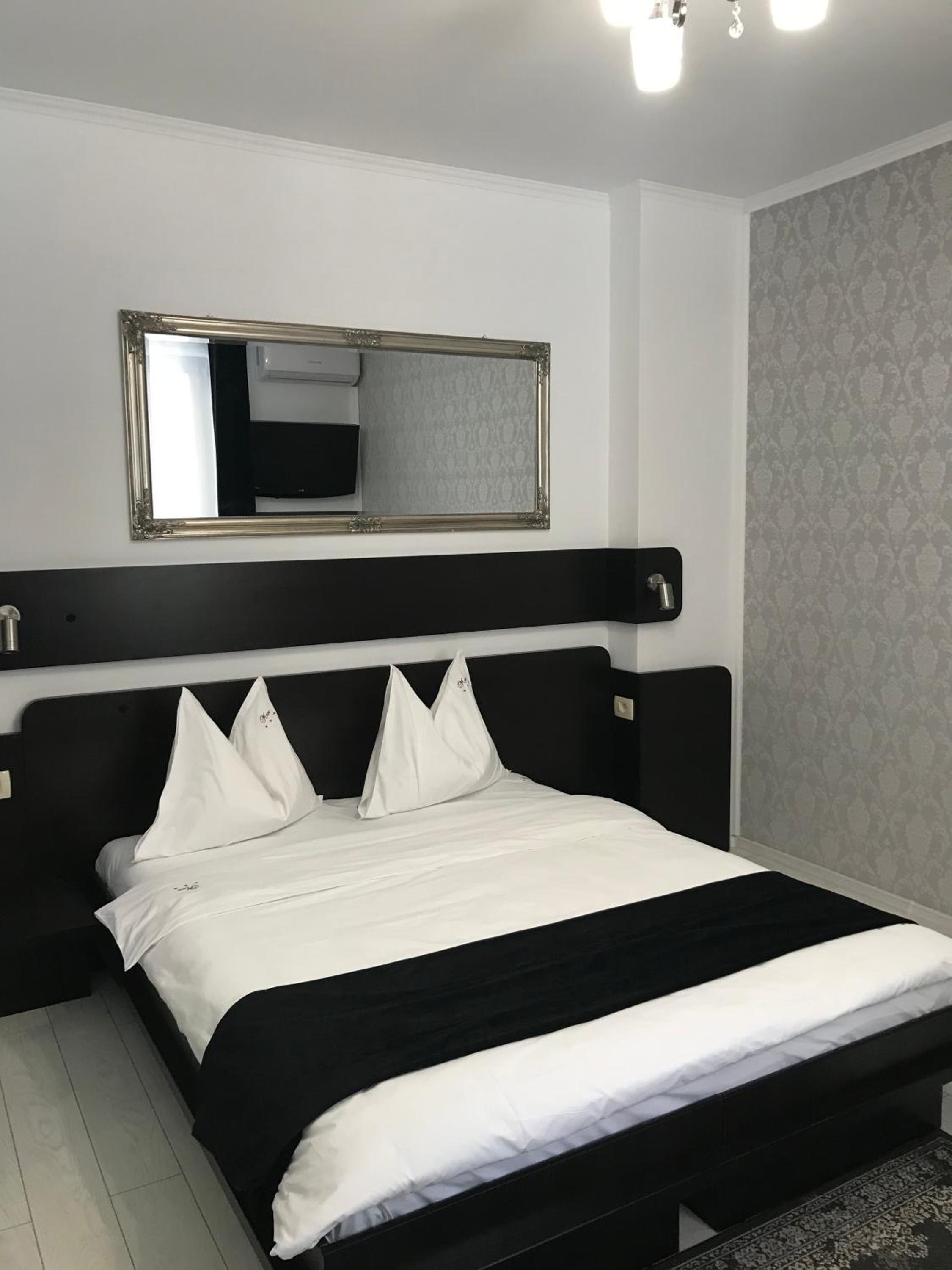 Twin Room with Private Entrance - Photo 1