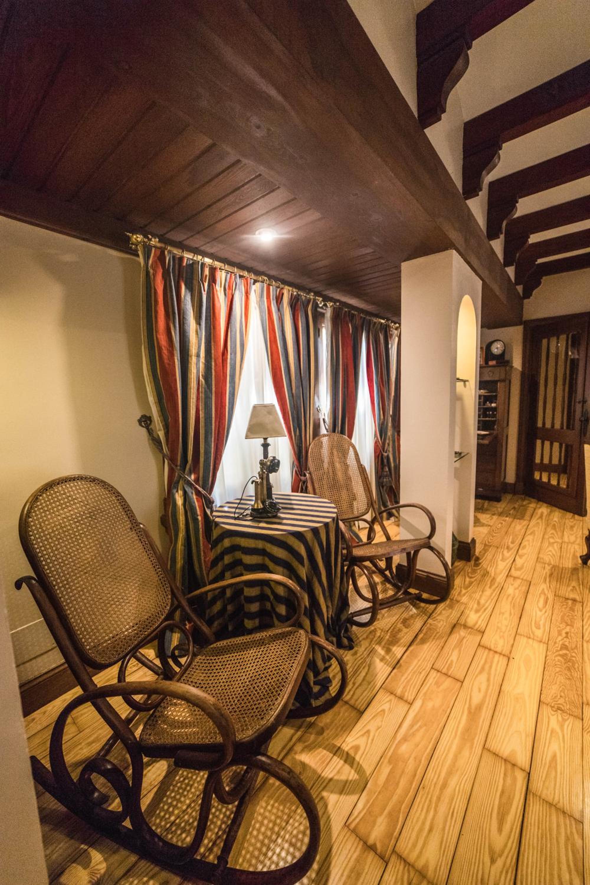 Three-Bedroom Apartment - Photo 9