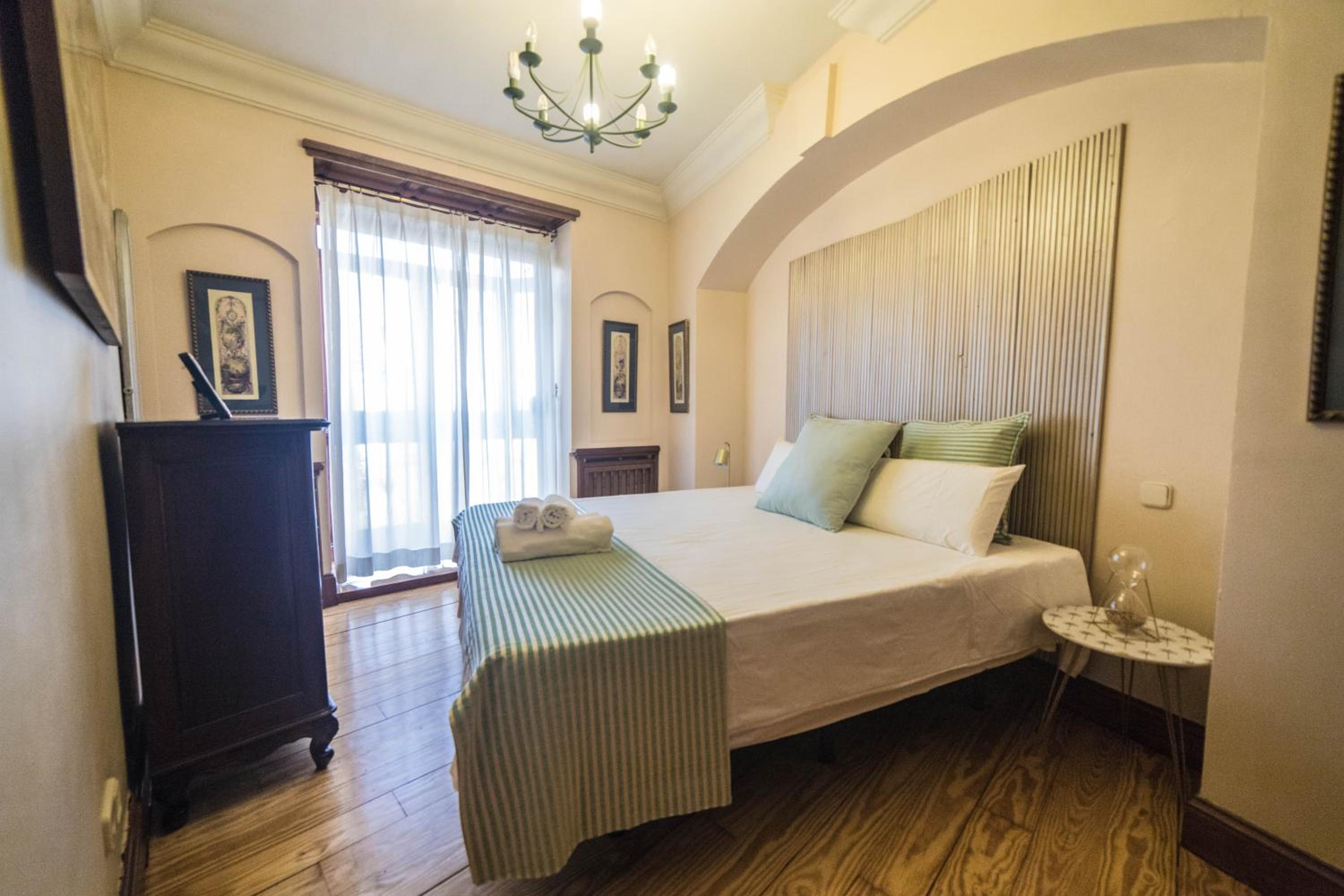 Three-Bedroom Apartment - Photo 8