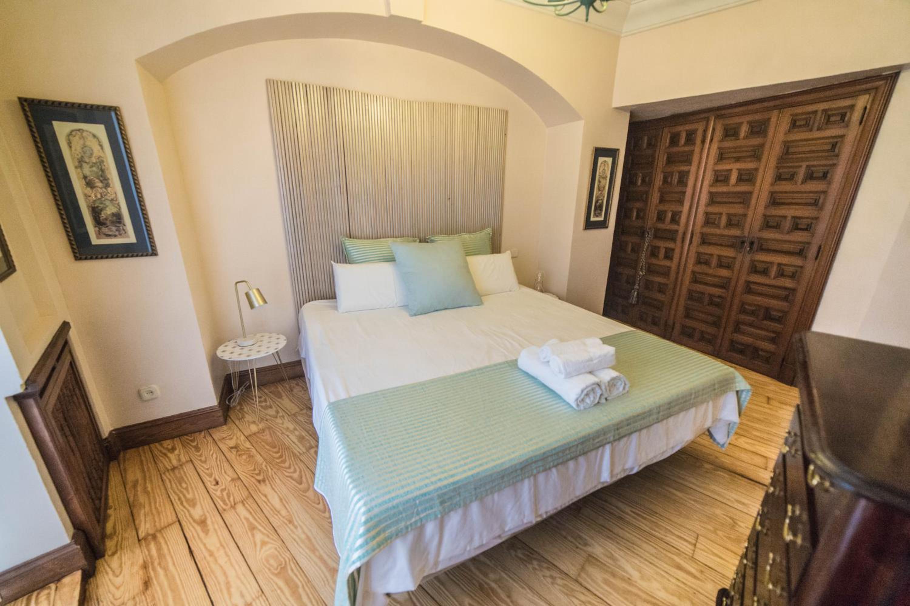 Three-Bedroom Apartment - Photo 7