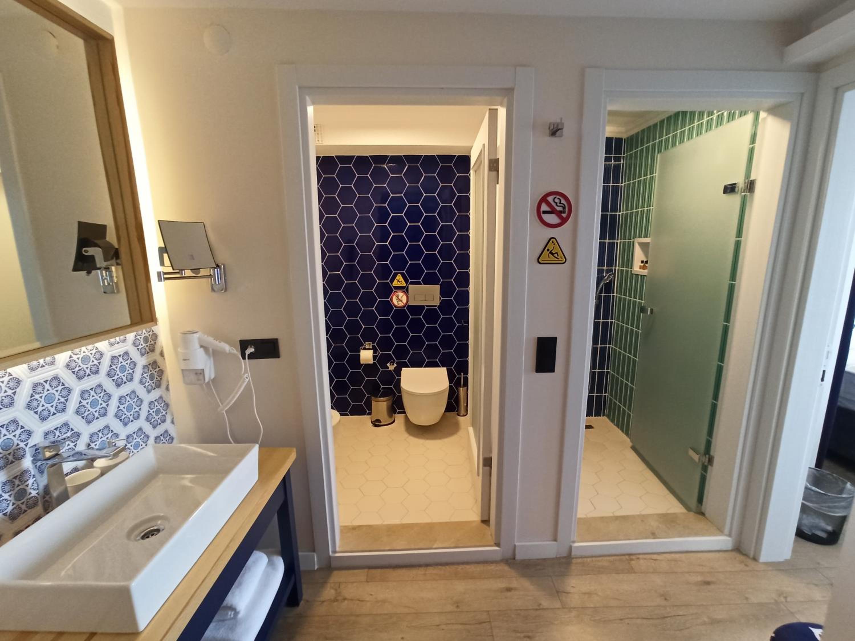 Triple Room with View - Photo 2