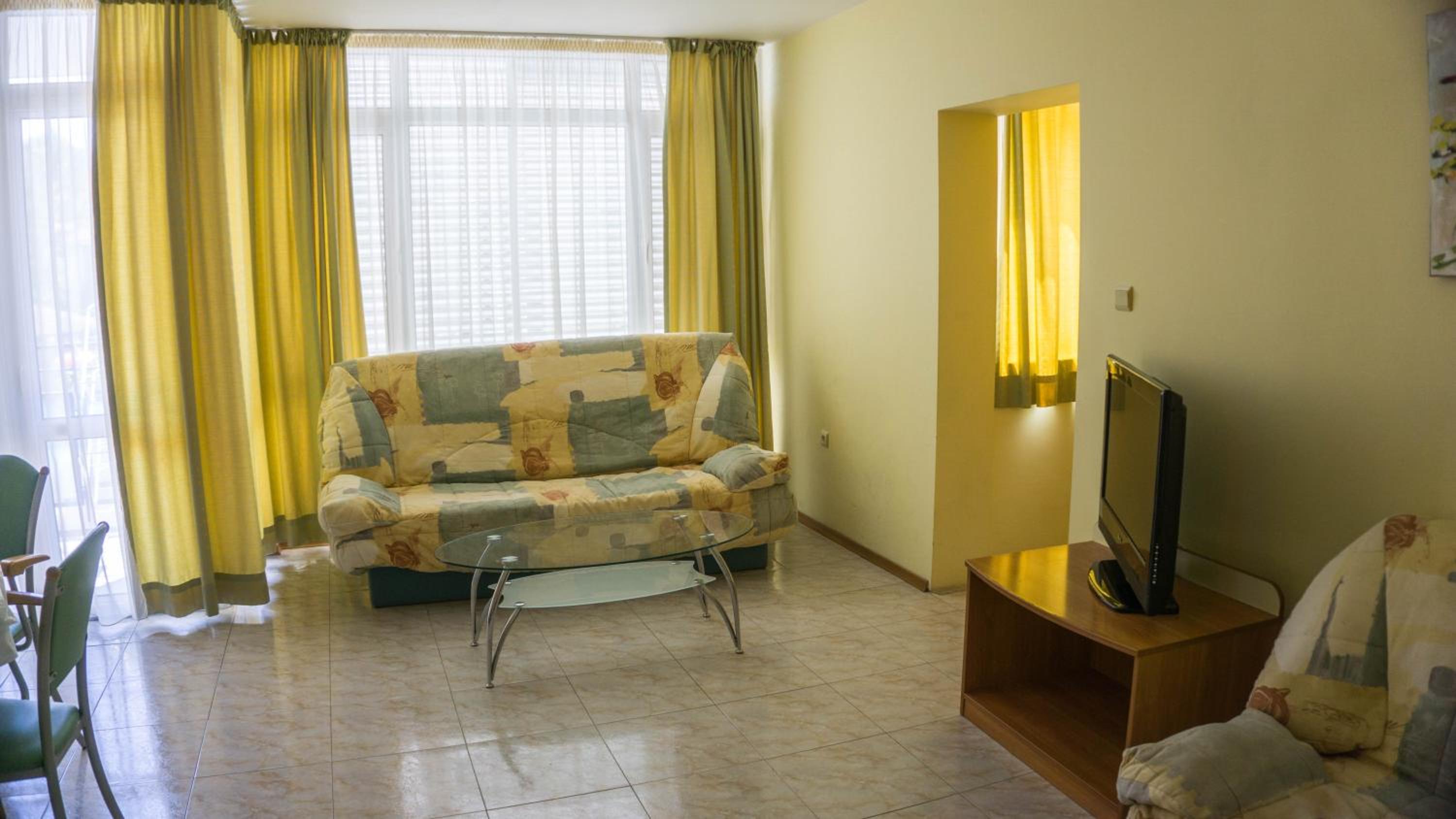 1-Bedroom Apartment with Balcony