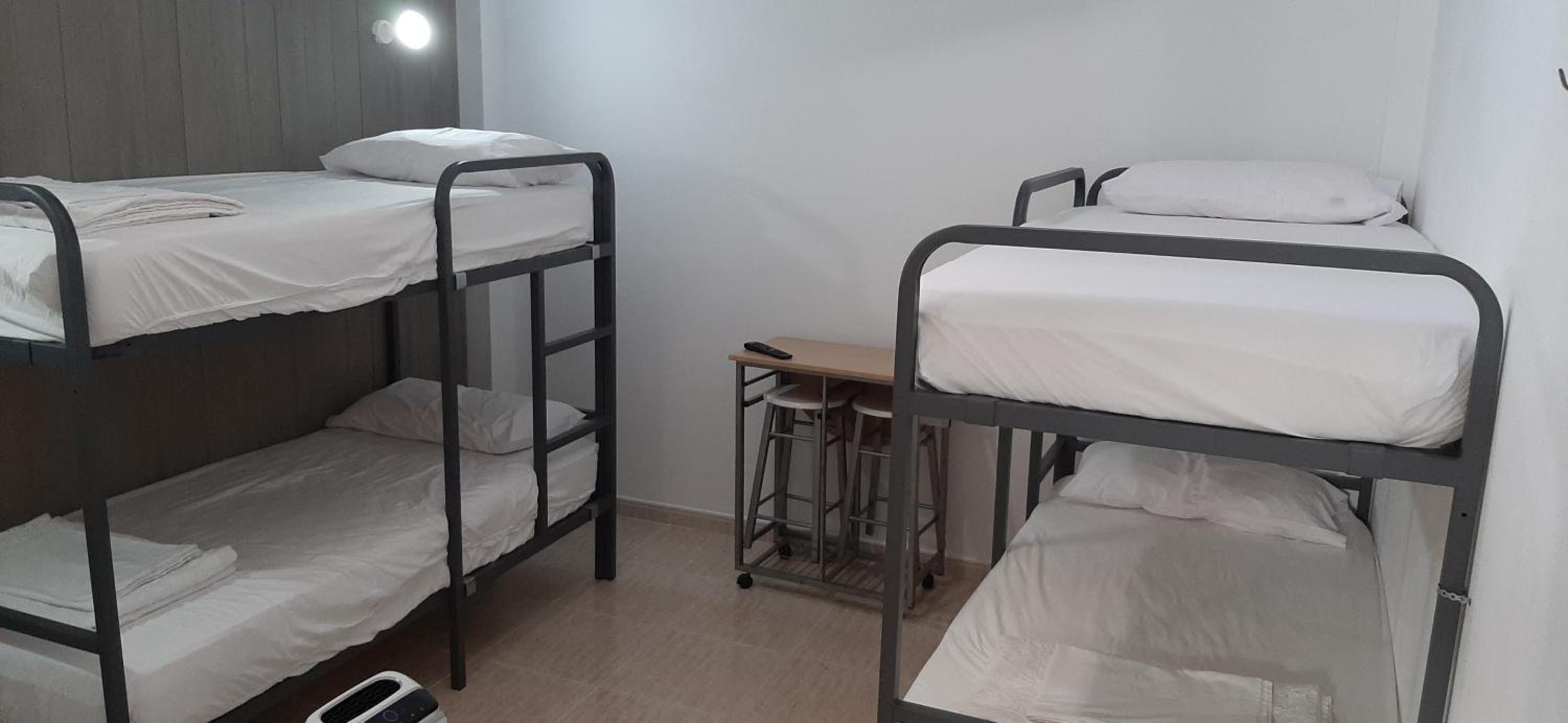 Quadruple Room with Bathroom - Photo 1
