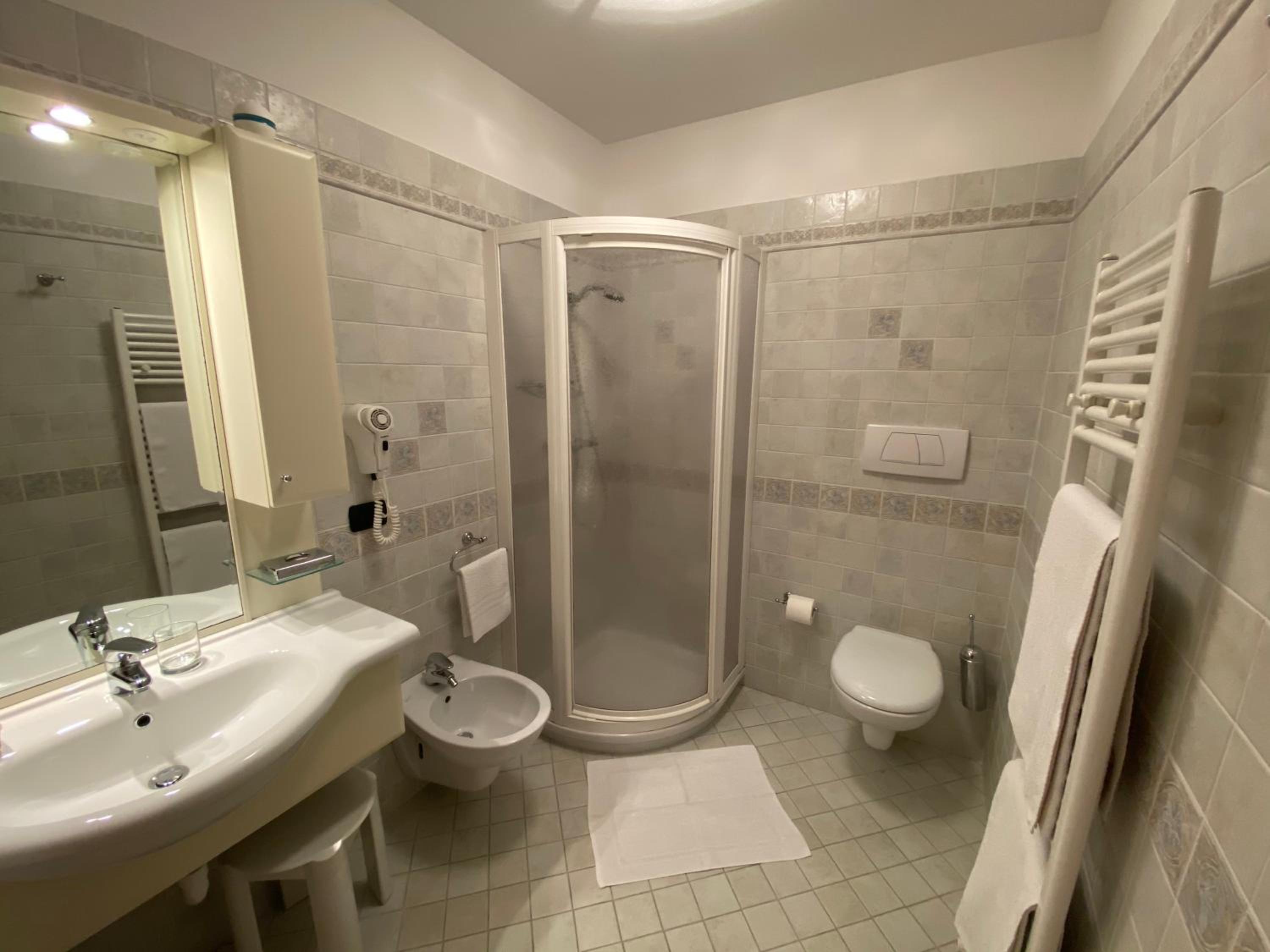 Double Room - Photo 3