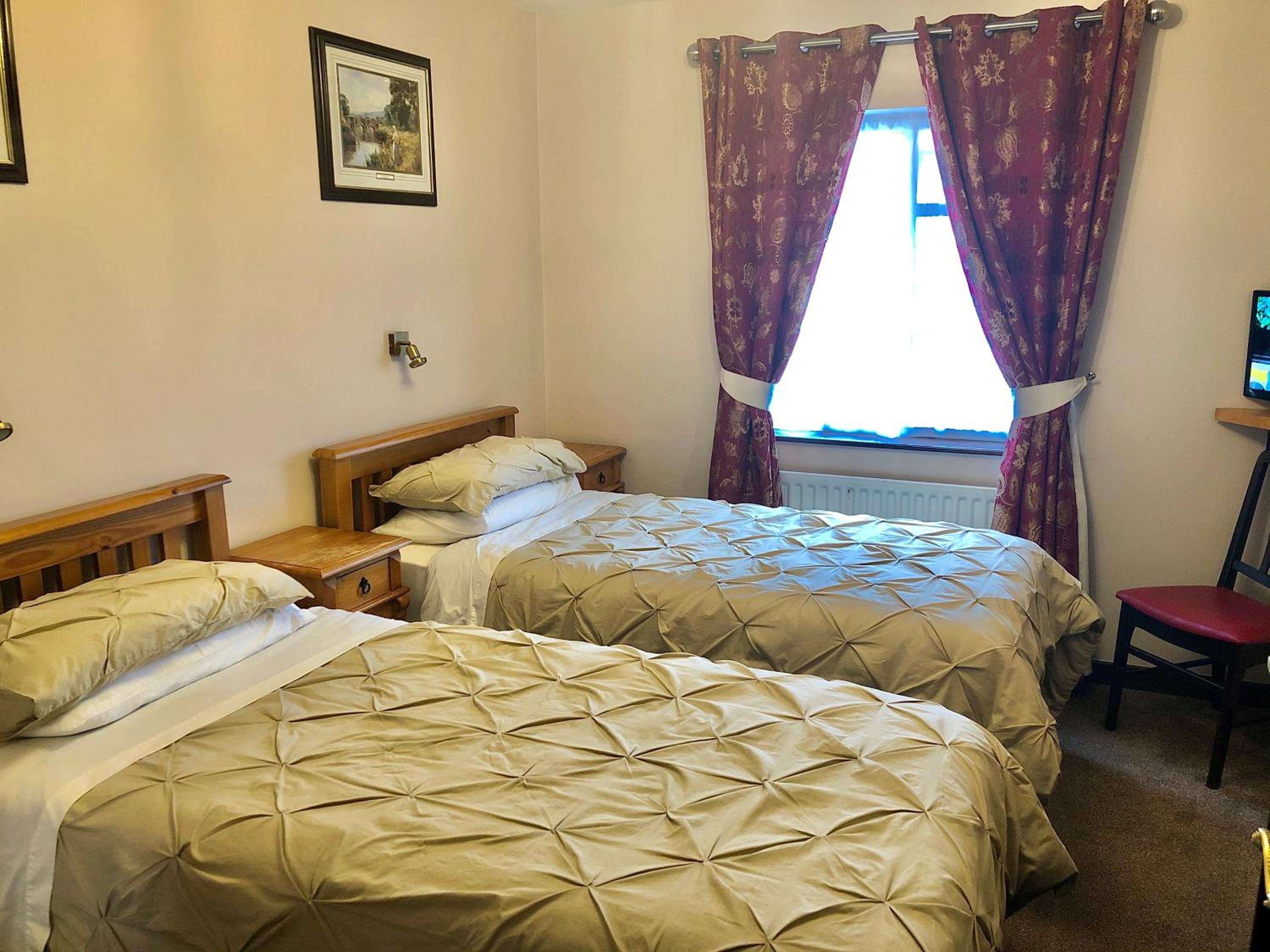 Twin Room with Bathroom photo 1