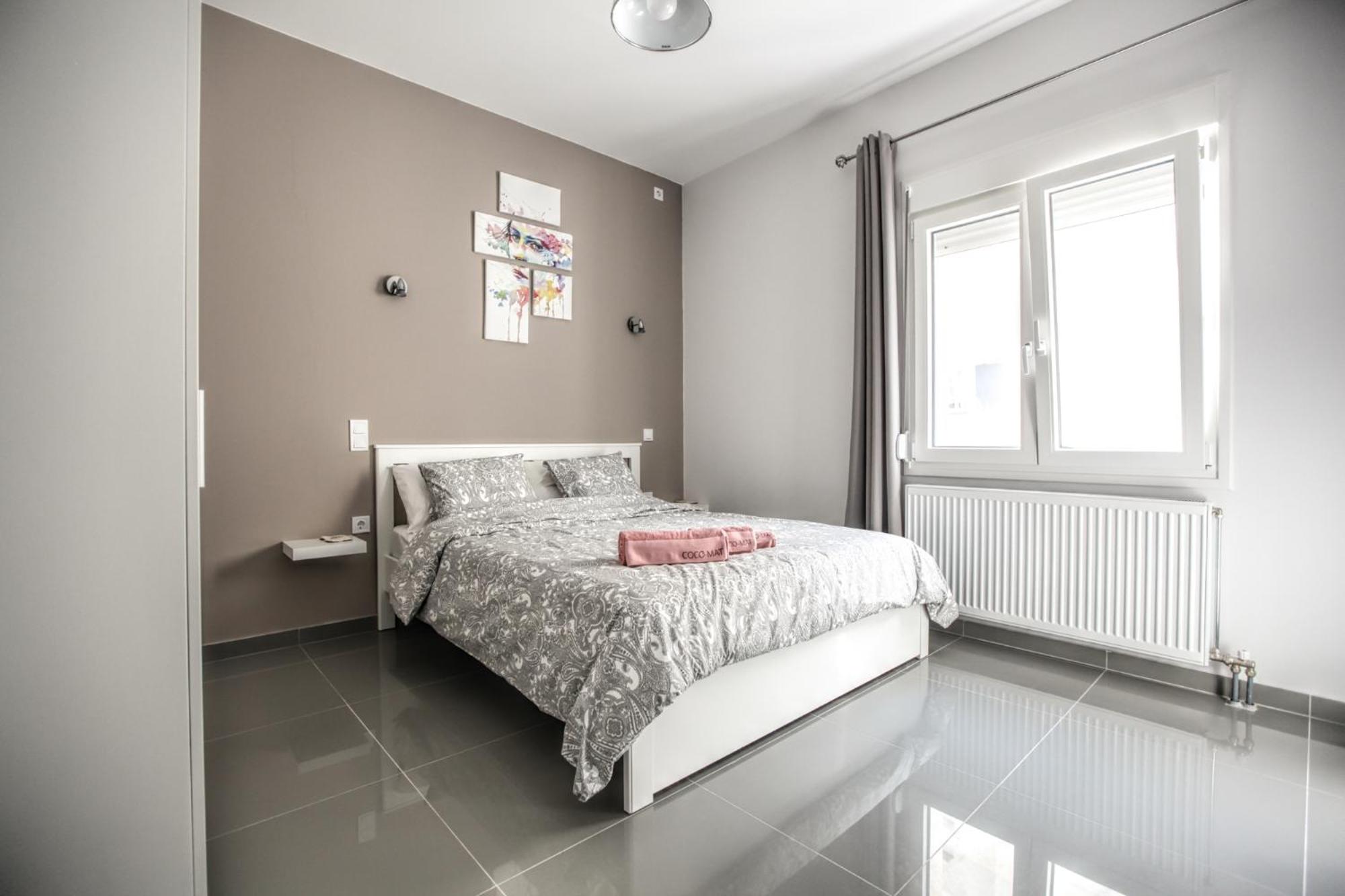 Two-Bedroom Apartment - Photo 36