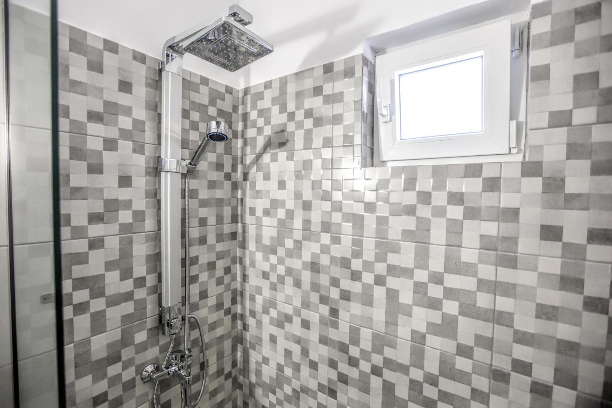 Two-Bedroom Apartment - Photo 21