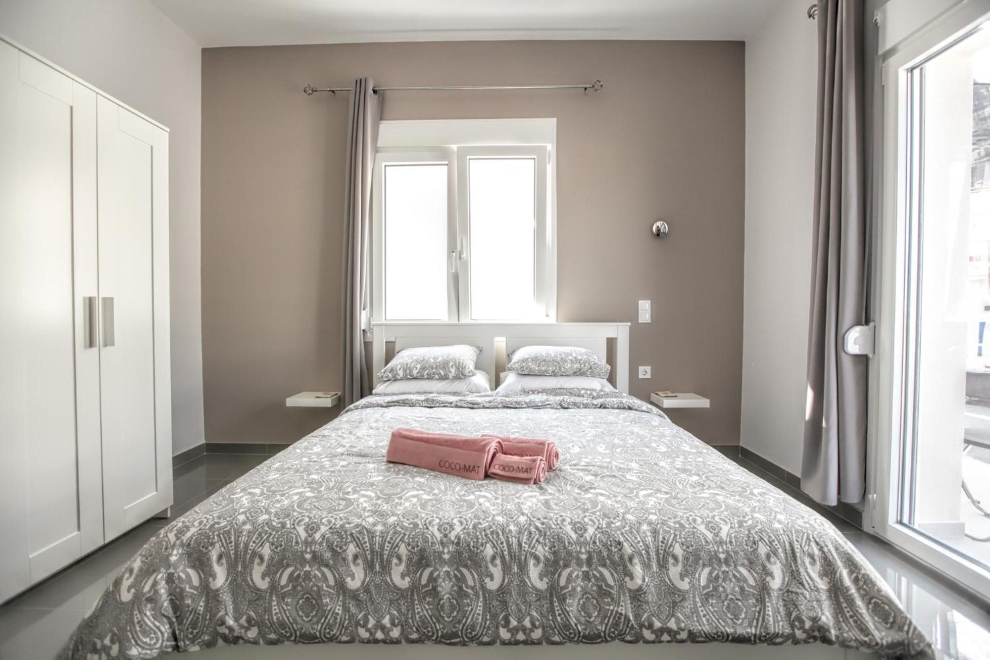 Two-Bedroom Apartment - Photo 10
