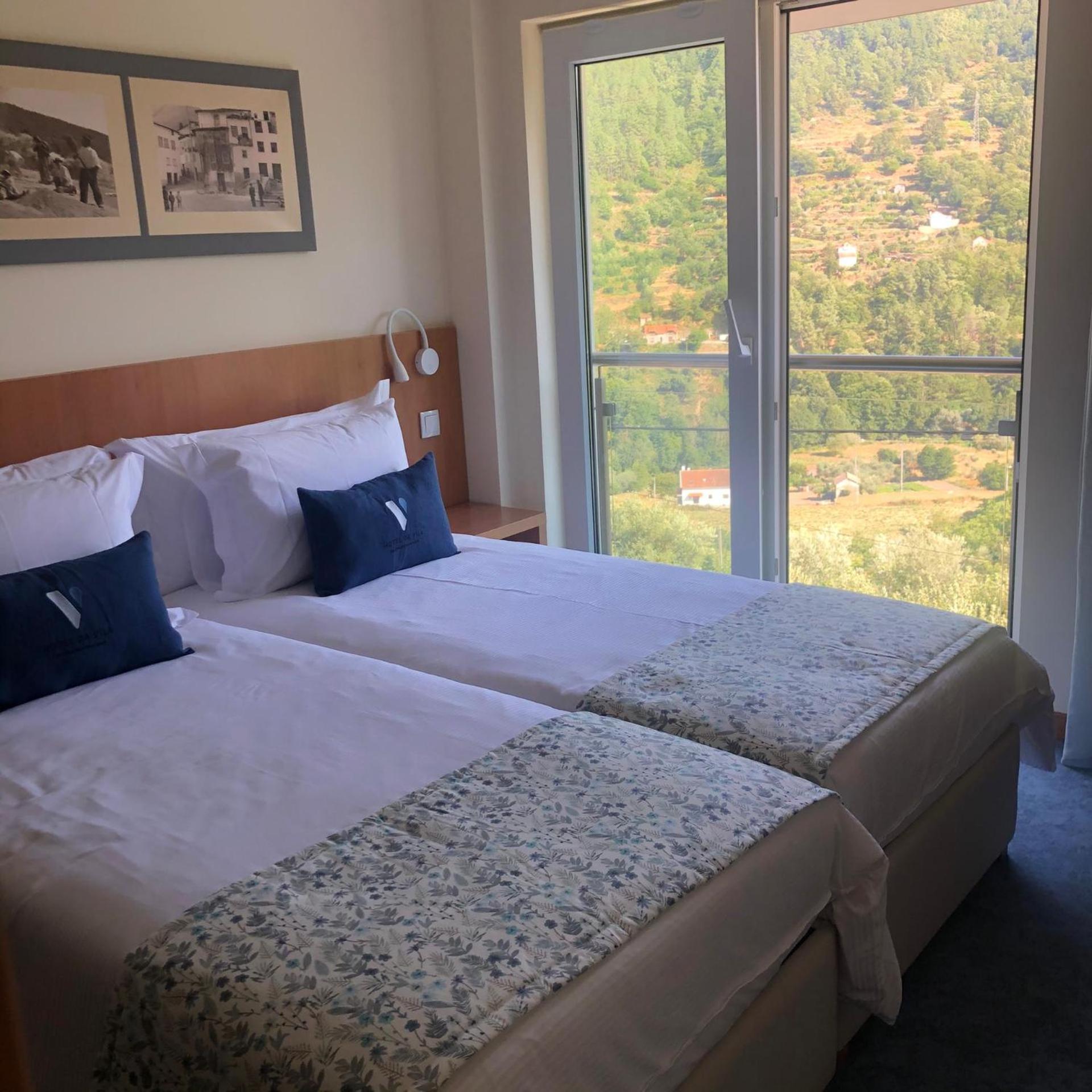 Room with City View photo 2