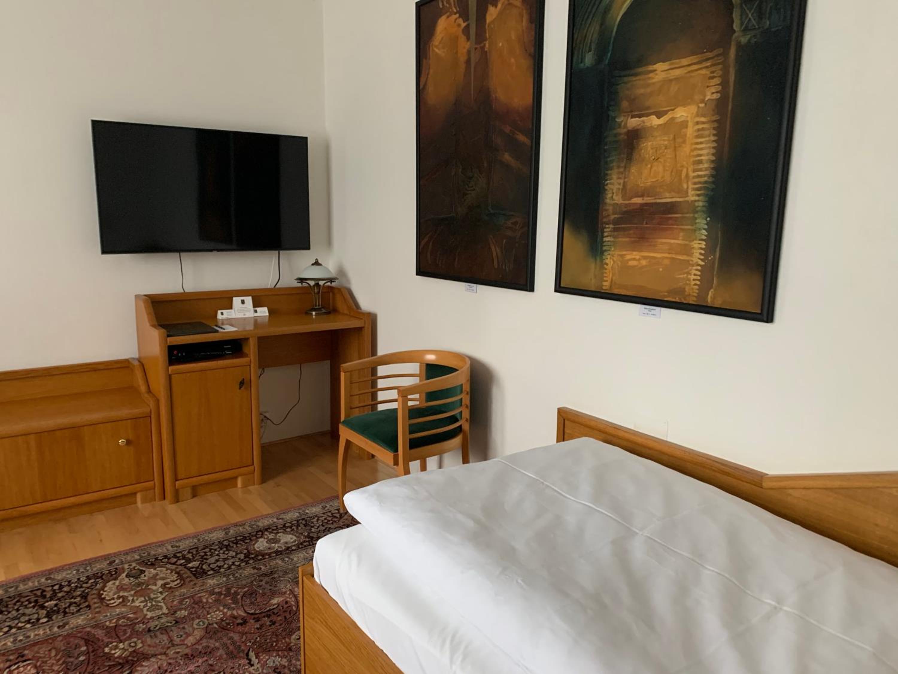 Deluxe Suite photo 2