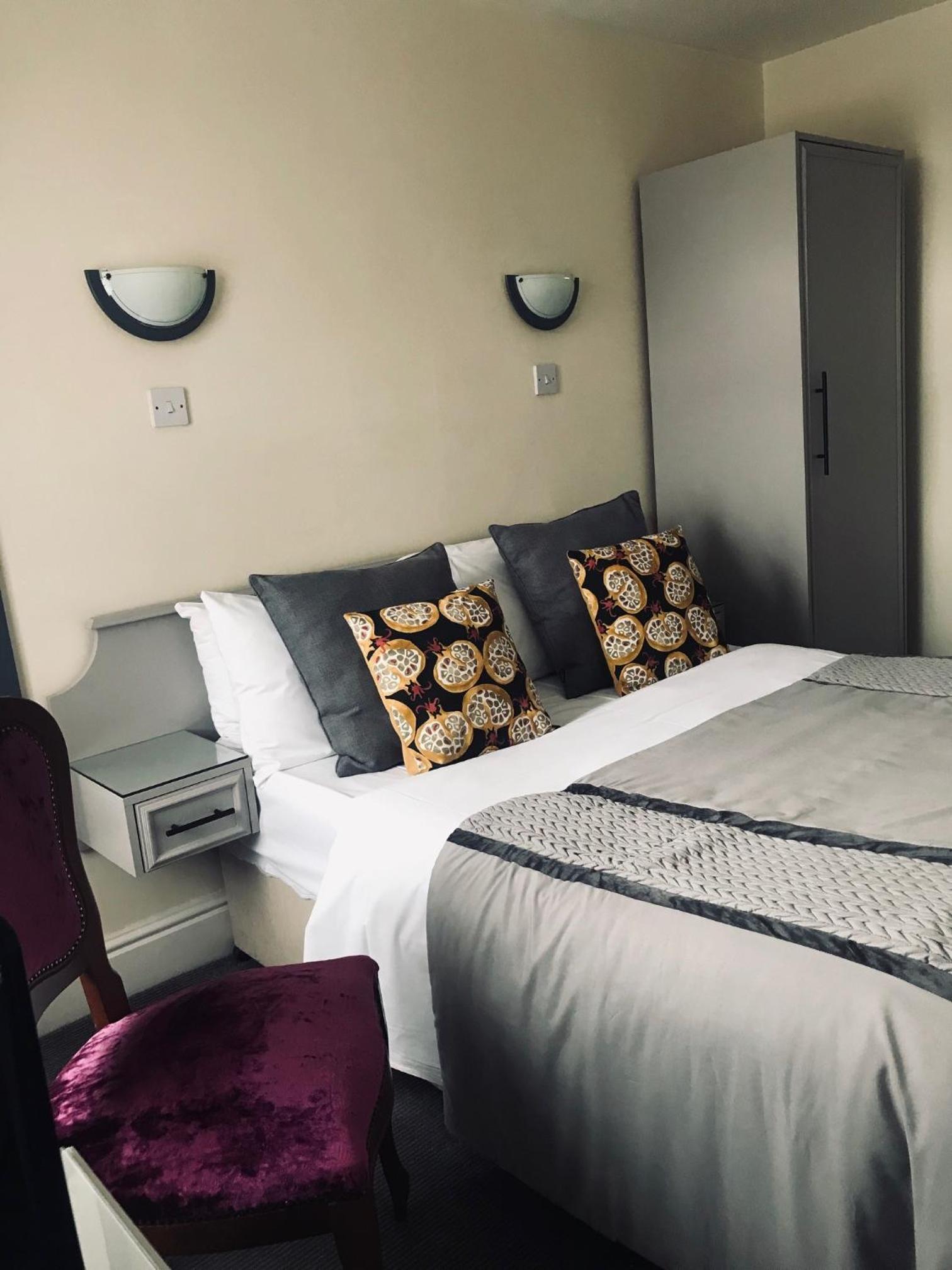 Small Double Room photo 3