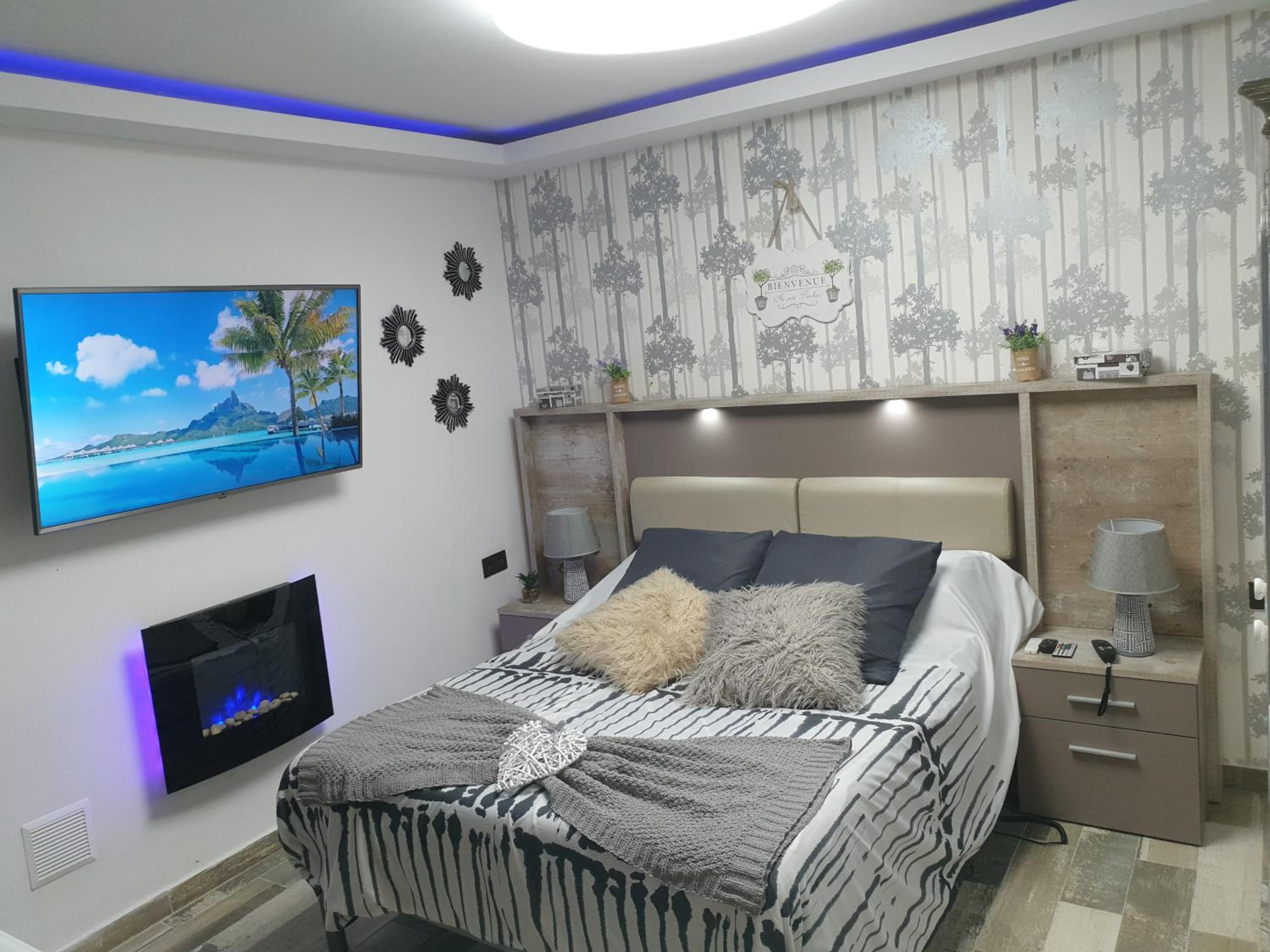 Deluxe Suite with Spa Bath - Photo 52