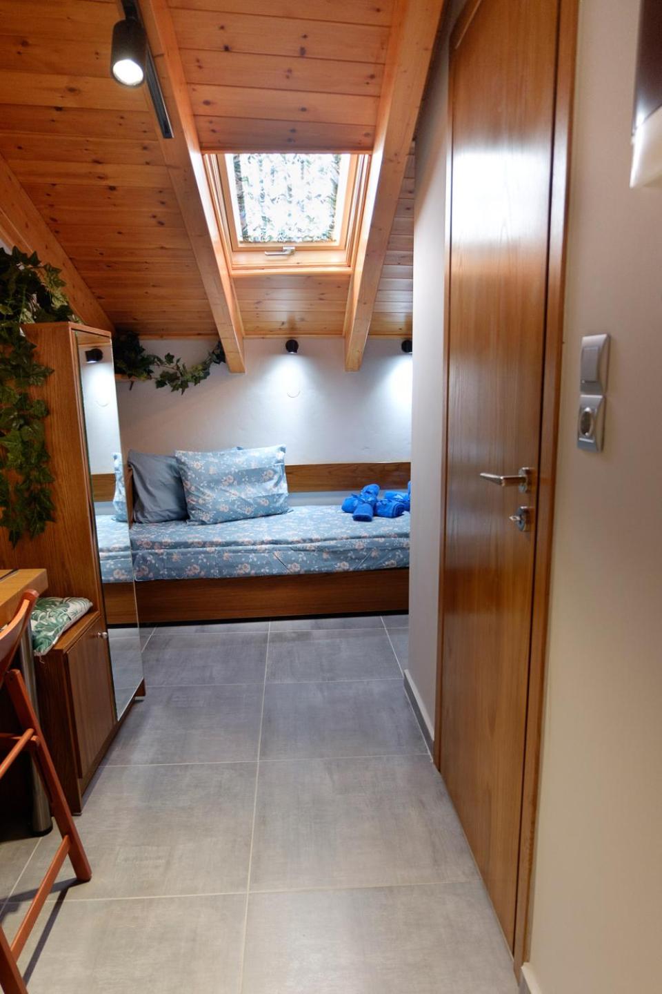 Economy Twin Room