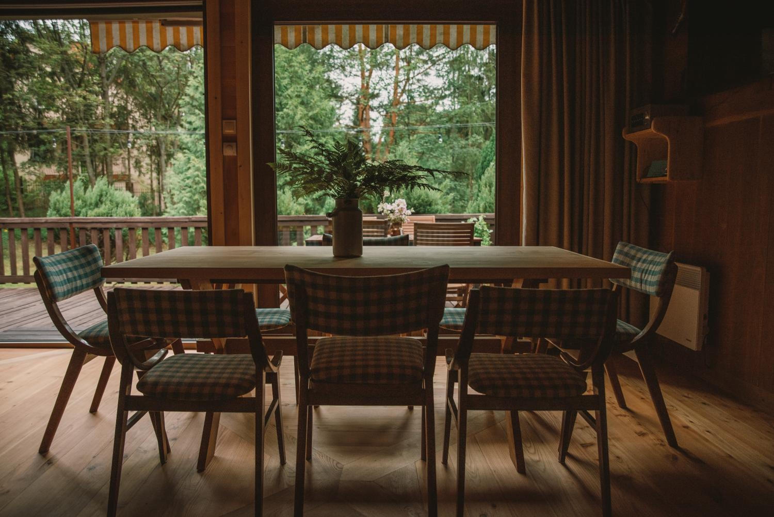 Five-Bedroom House photo 1