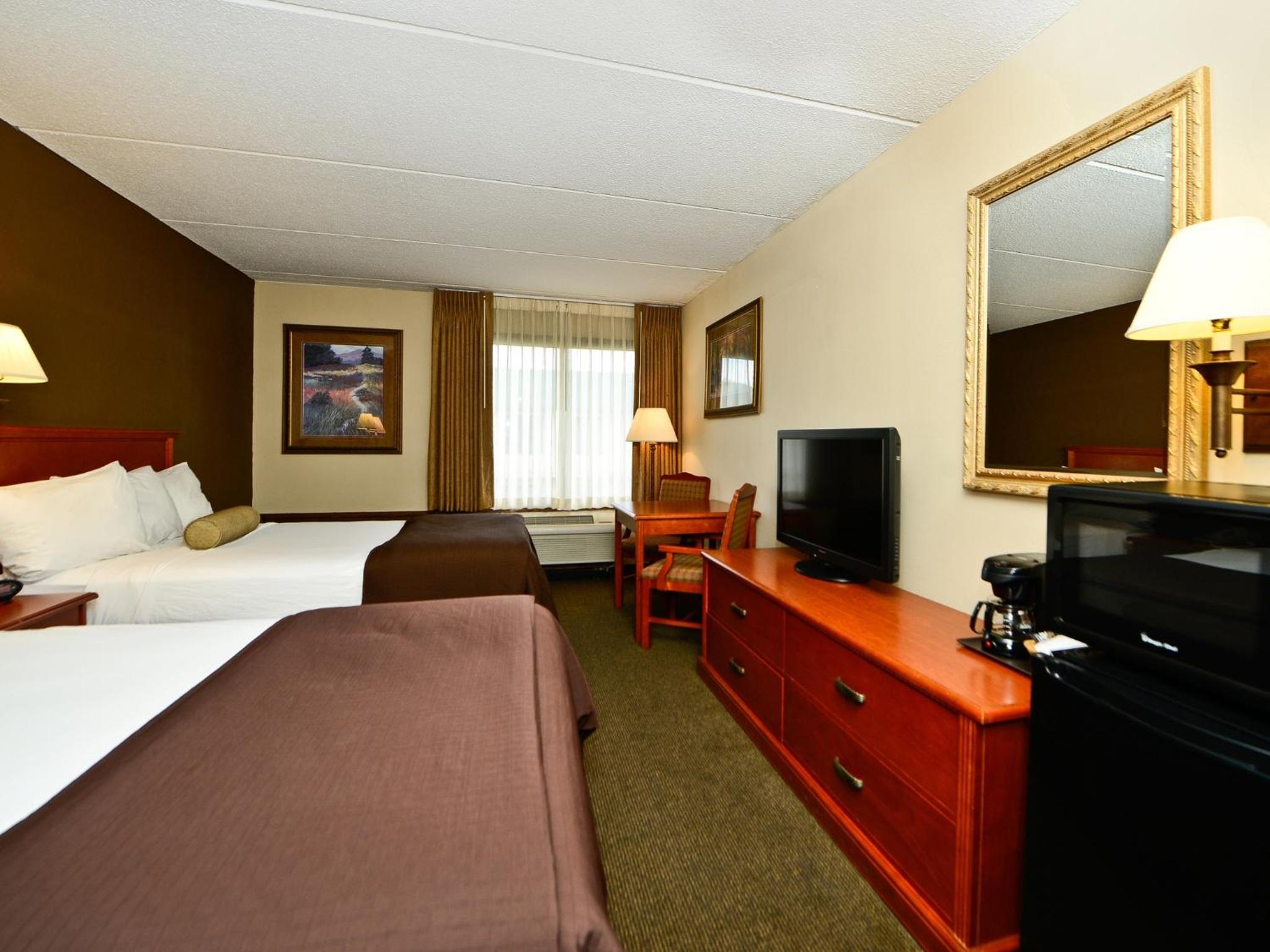 Room with Two Double Beds - Photo 5
