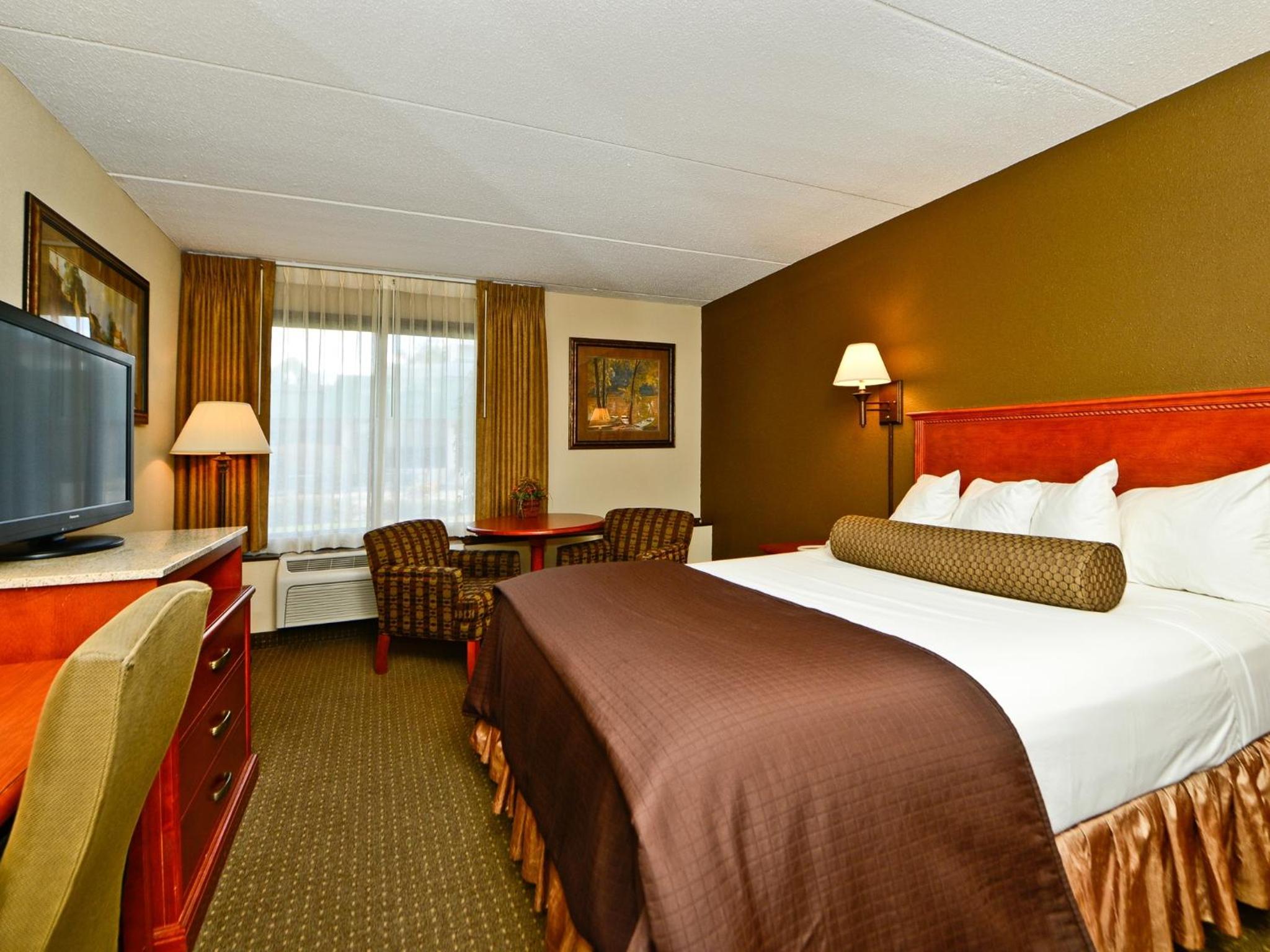 King Room - Non-Smoking - Photo 3