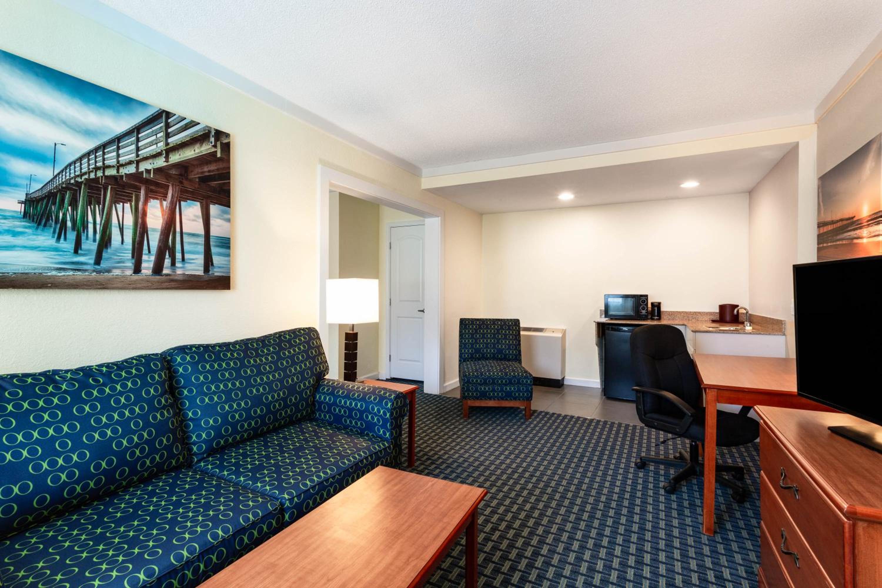 One-Bedroom Suite with Two Queen Beds - Non-Smoking
