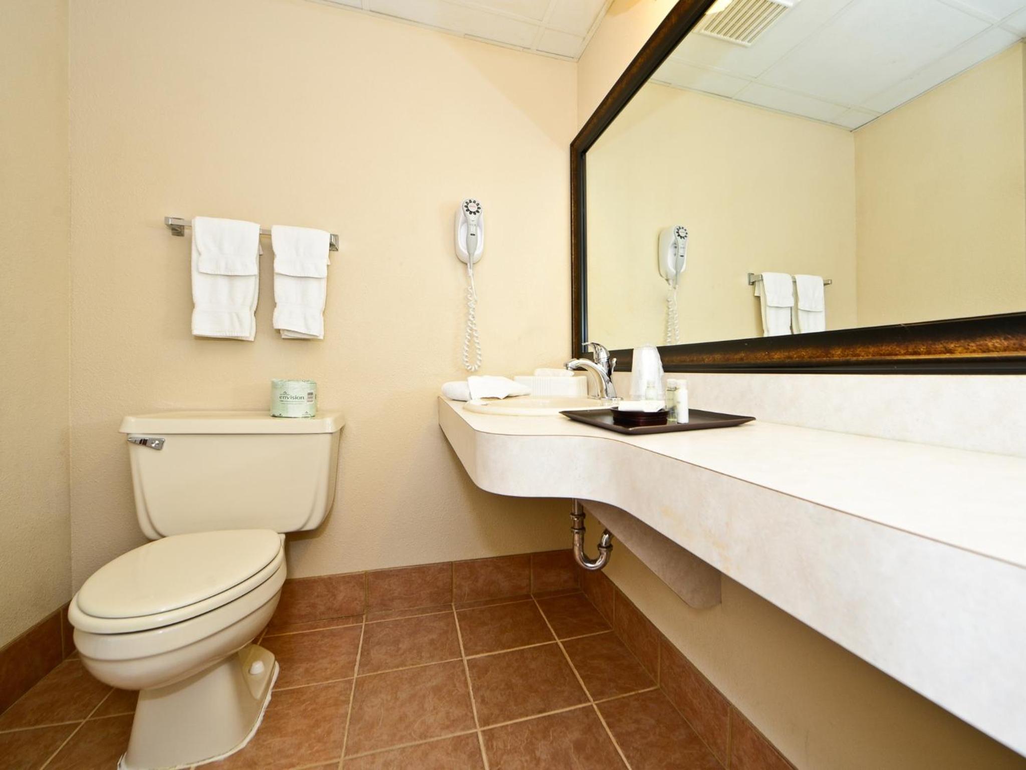King Suite with Sofa Bed and Hot Tub - Photo 5