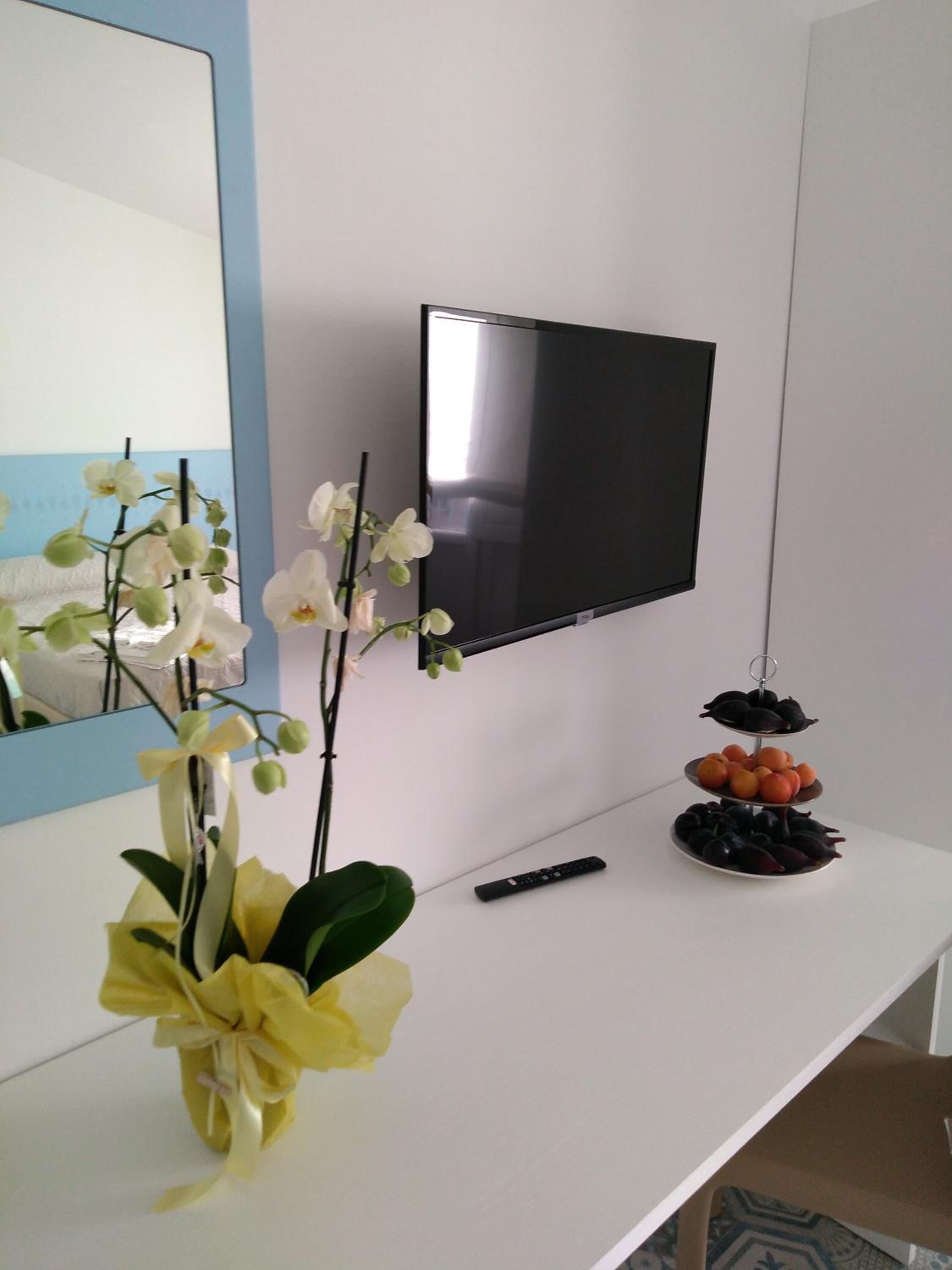 Double or Twin Room with Terrace - Photo 10