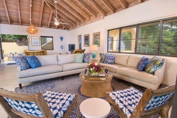 Villa photo 2