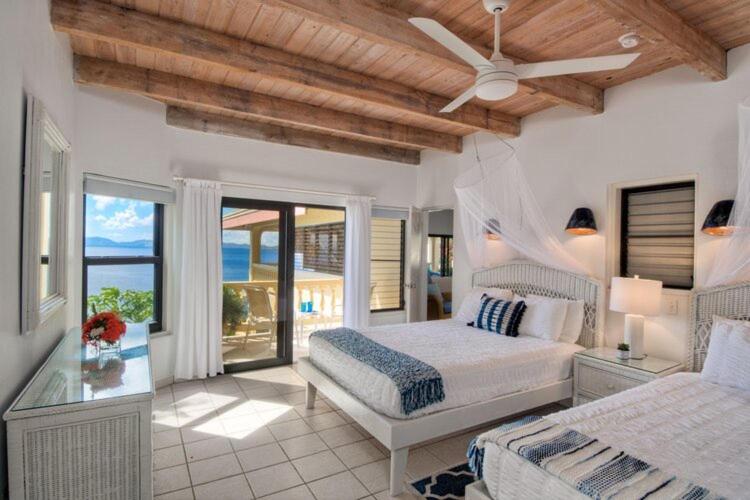 Villa photo 3