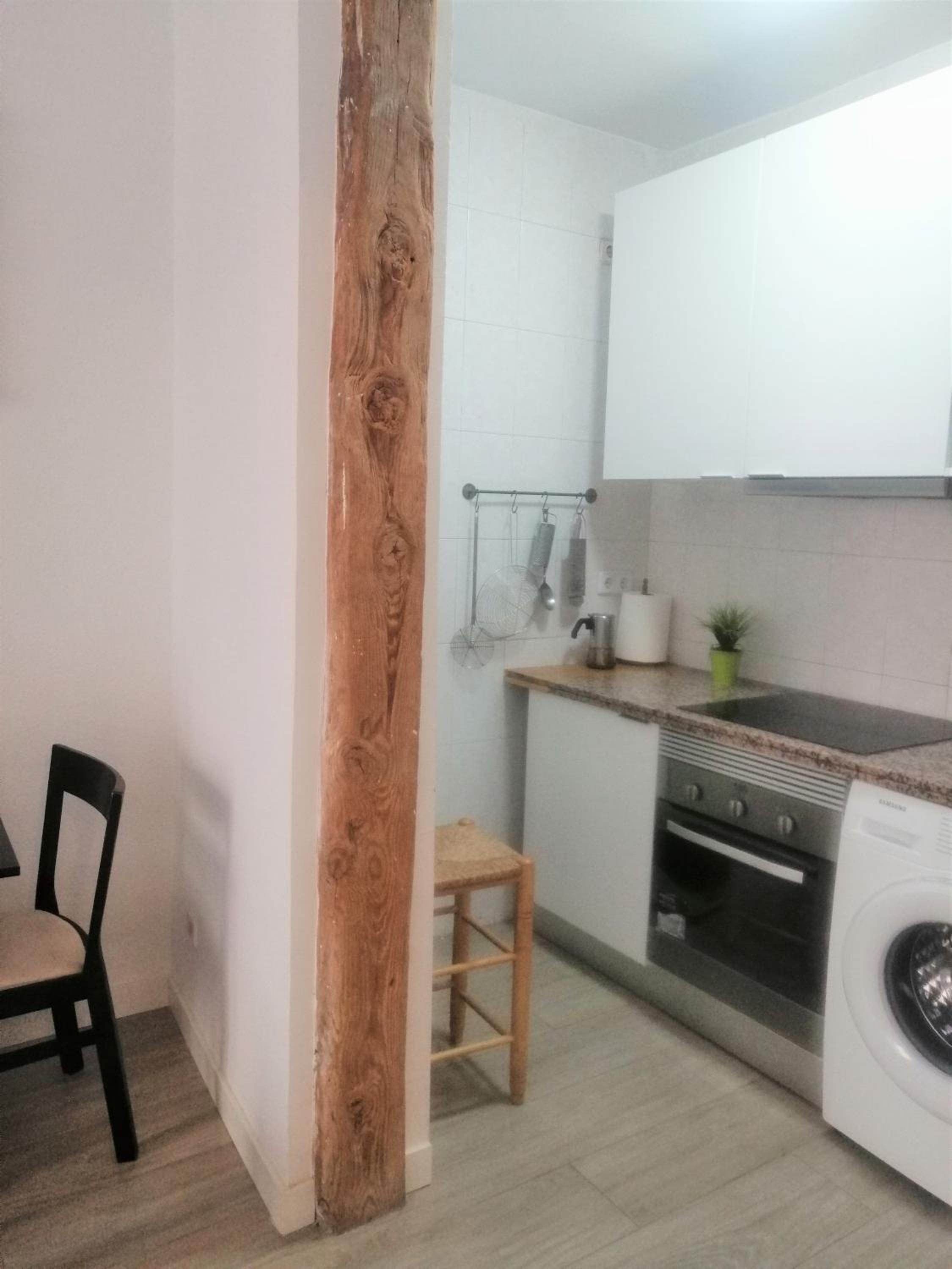 Apartment with Balcony - Photo 11