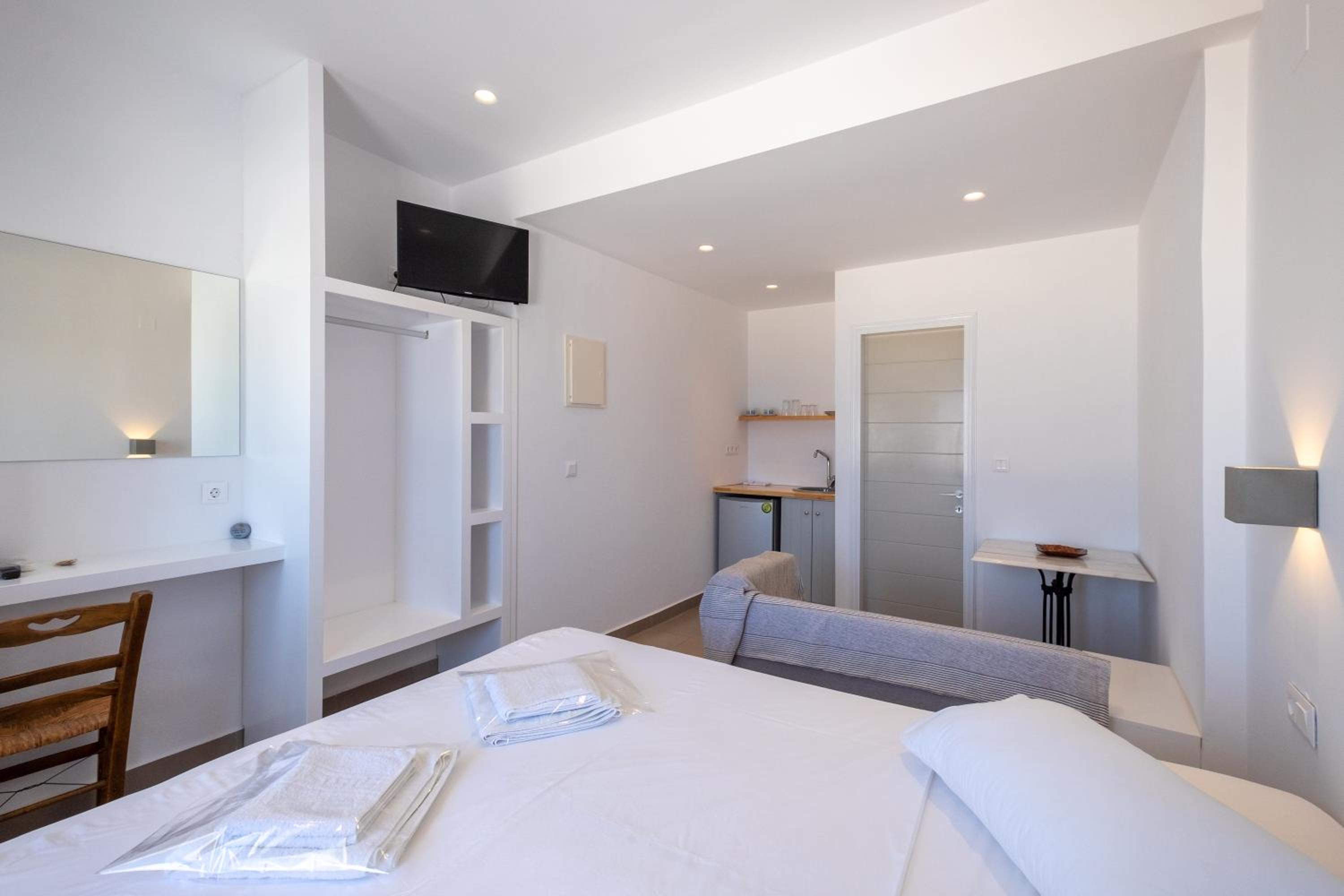 Double Room with Balcony and Sea View