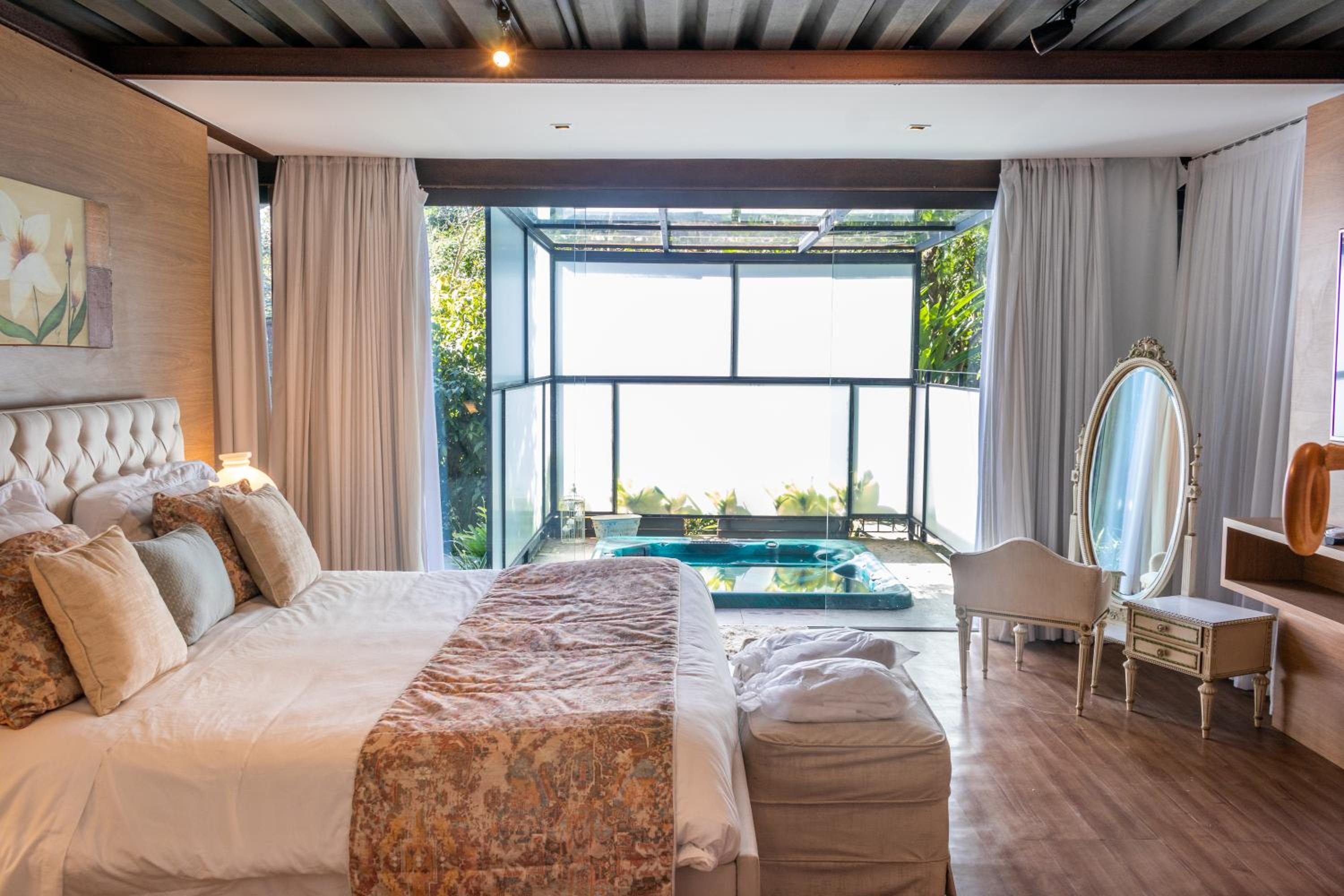 King Suite with Spa Bath