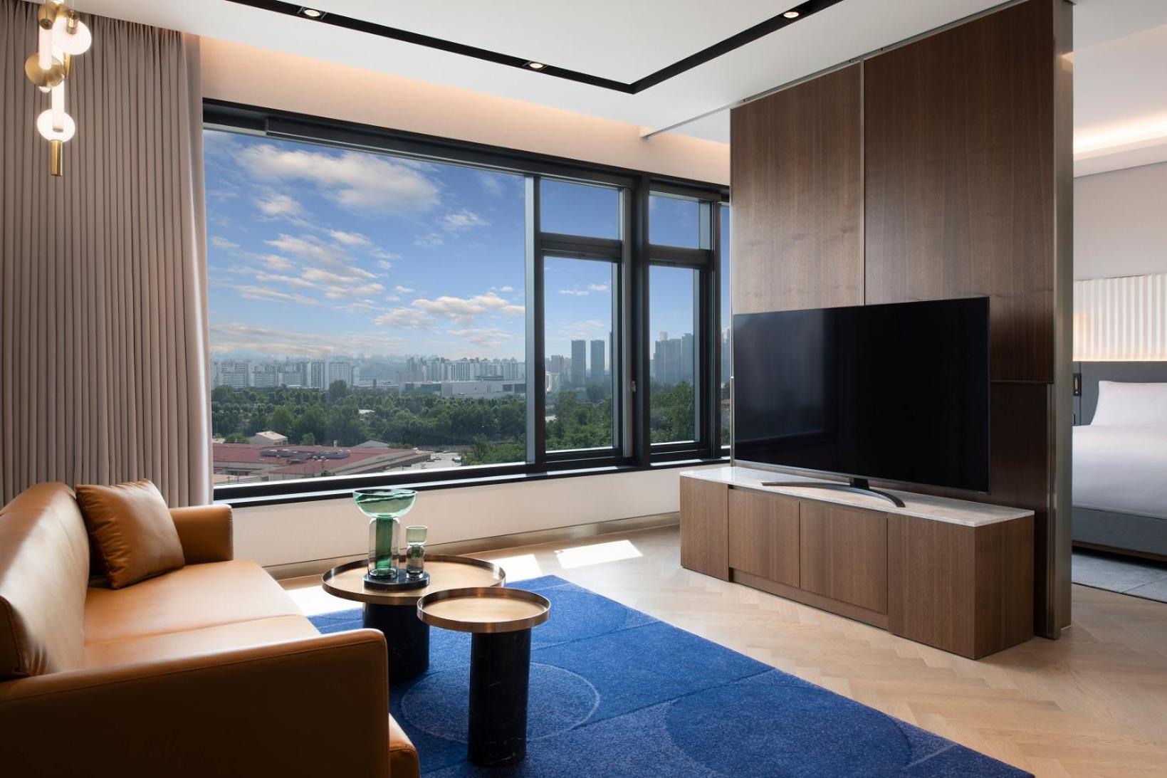 City King Suite - Photo 6