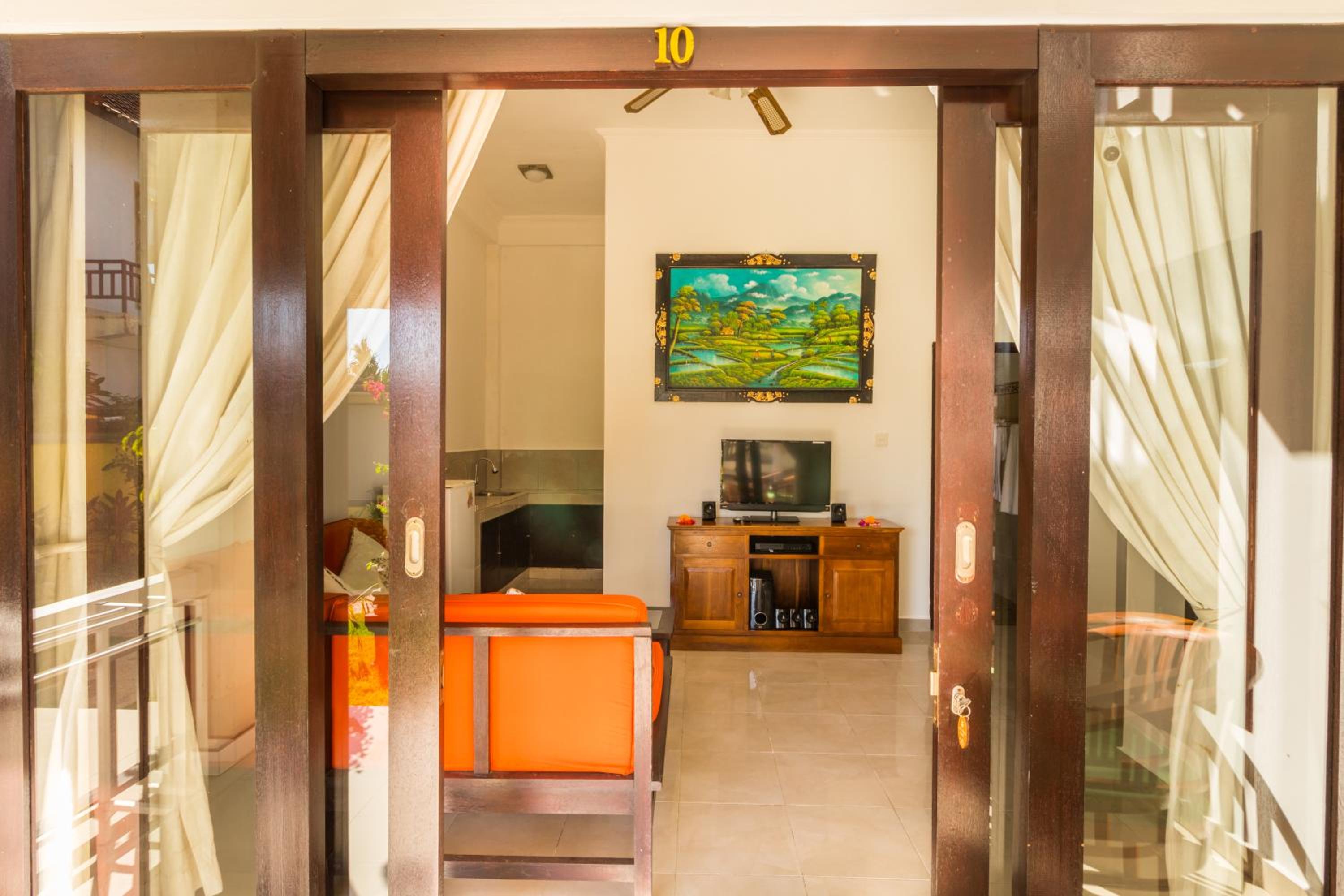 Family Room photo 2
