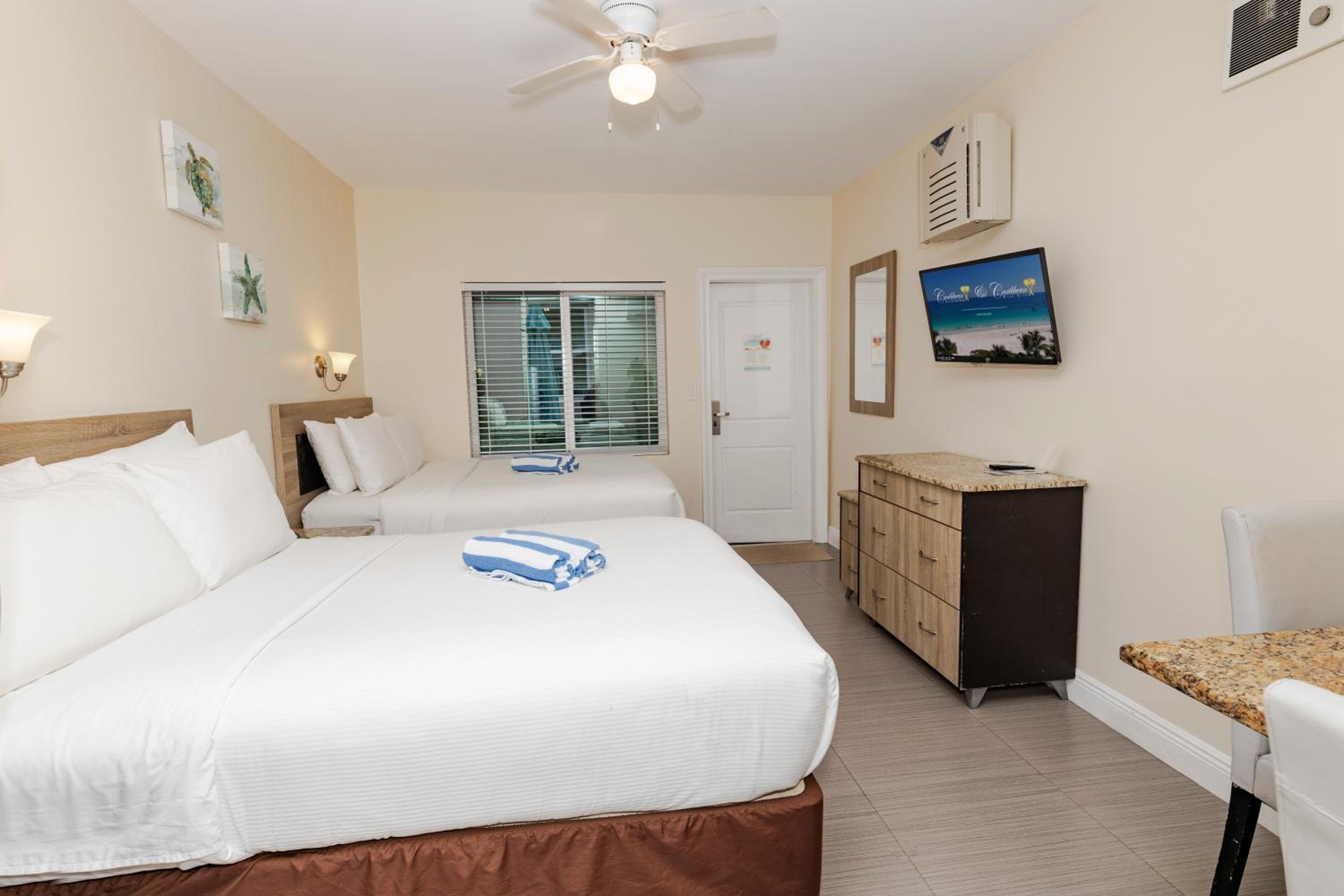 Double Studio with Two Double Beds photo 2