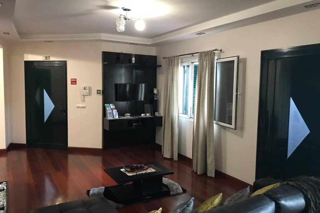 Three-Bedroom House photo 3