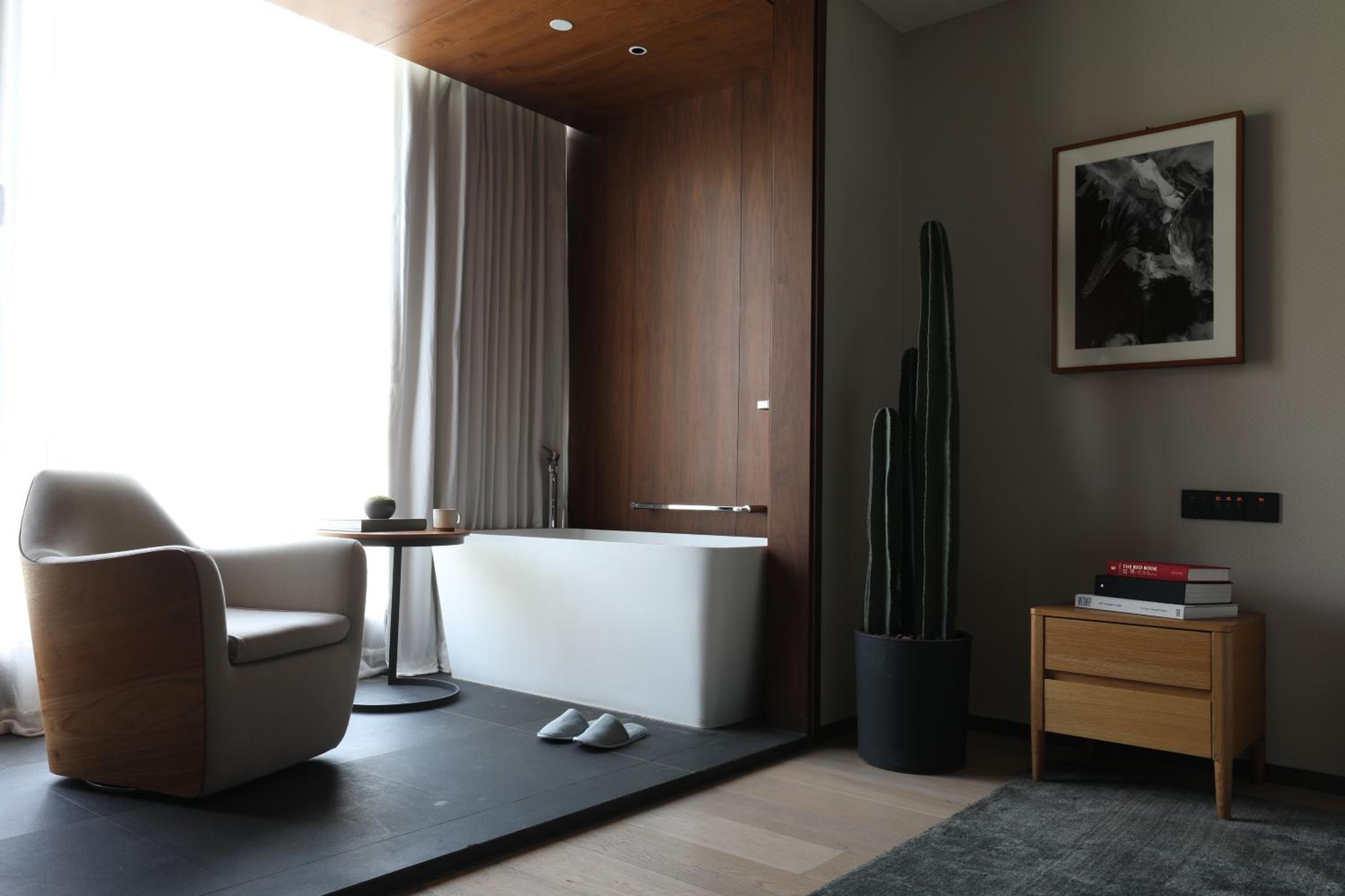 Executive Room with Mountain View-Free MiniBar and Free daily afternoon tea photo 2