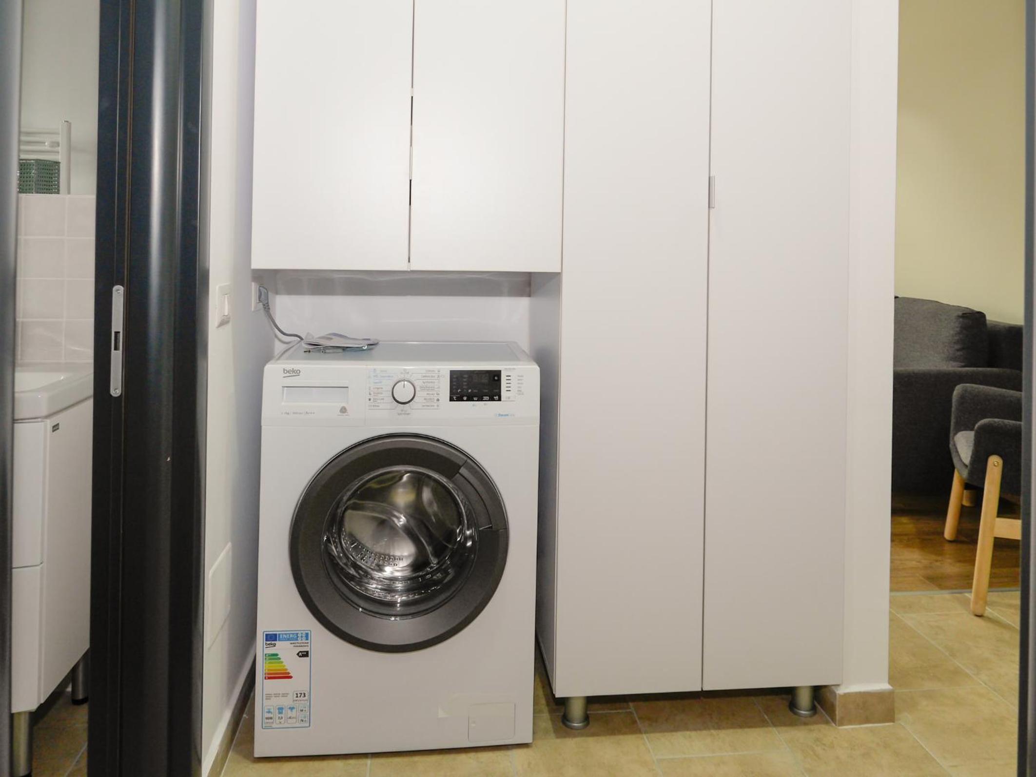 One-Bedroom Apartment - Photo 11