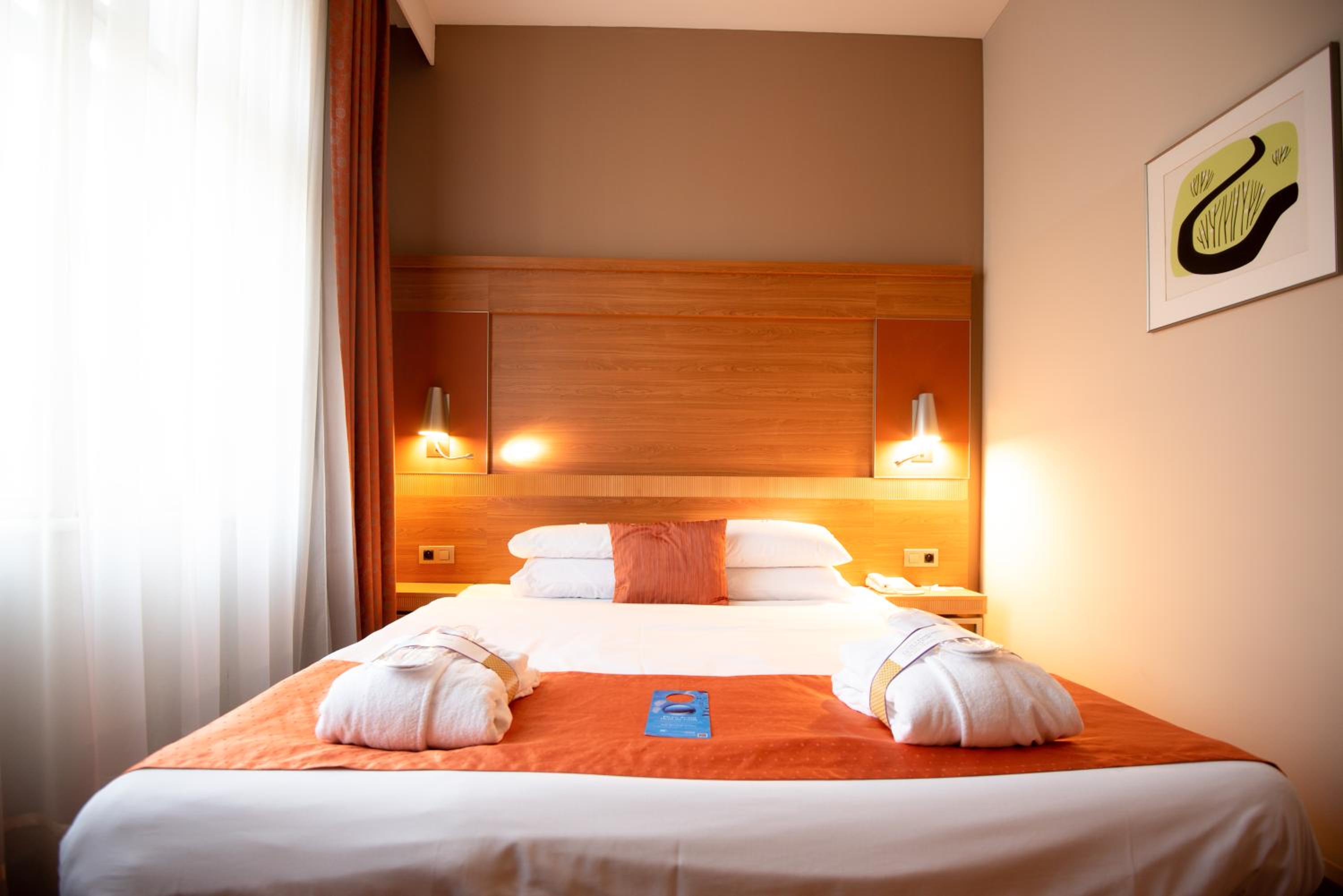 Privilege Suite with Double Bed and Sofa - Photo 7