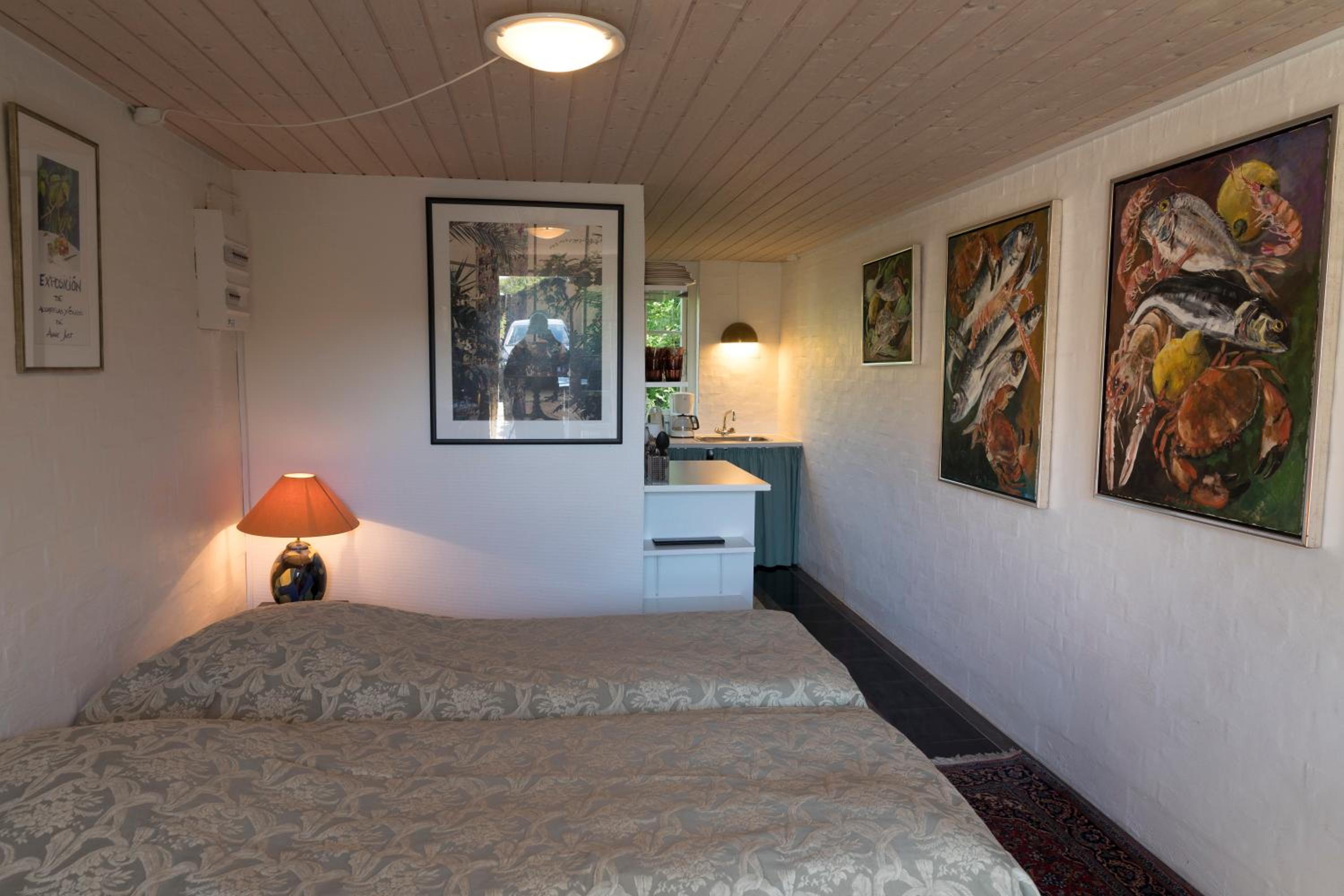 Studio Apartment photo 1