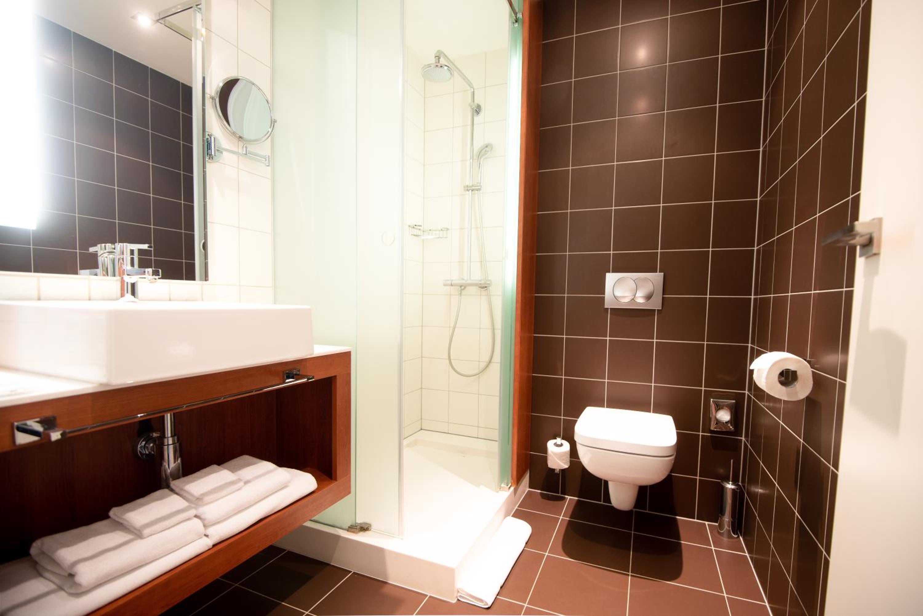Privilege Suite with Double Bed and Sofa - Photo 3