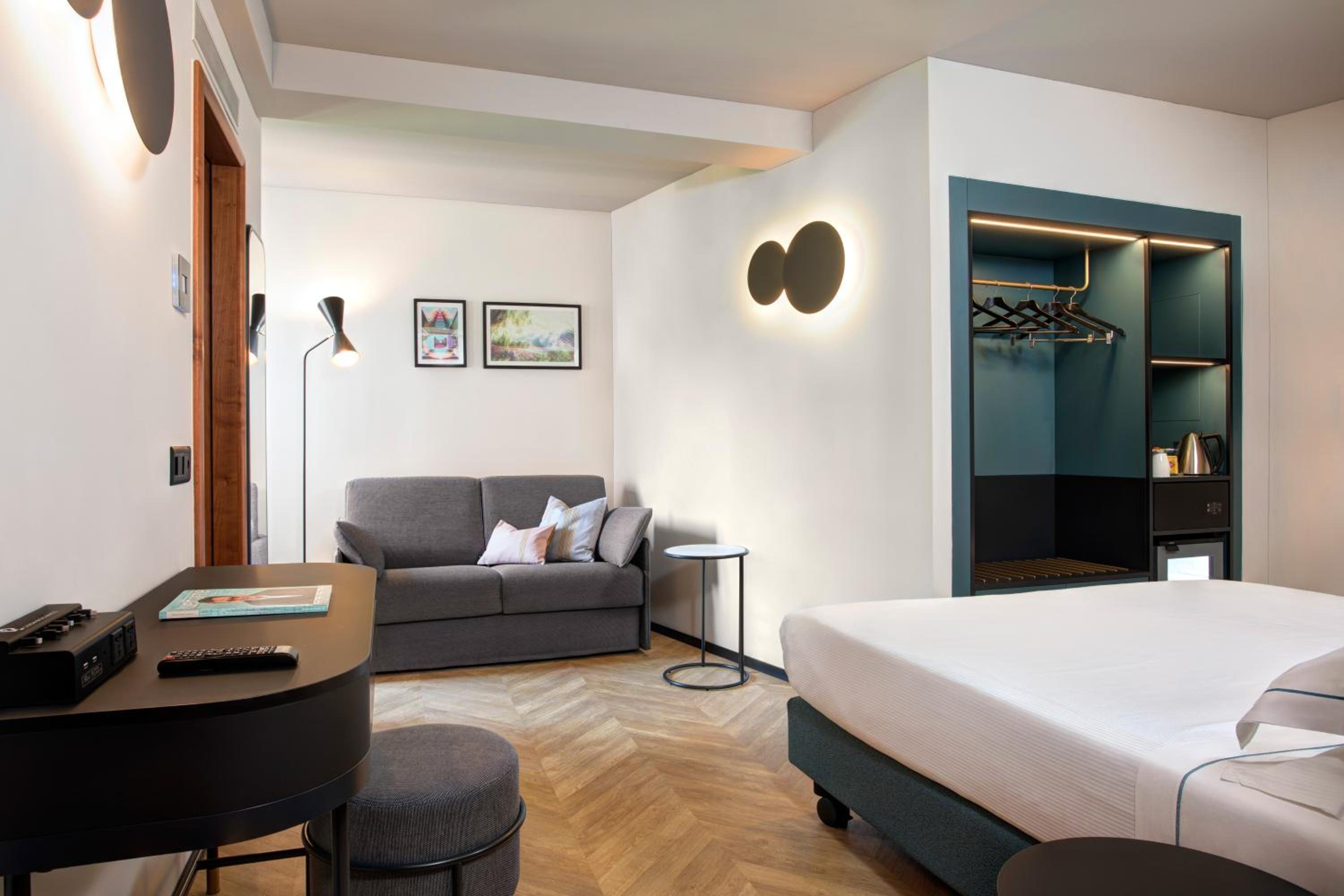 Room with Extra Bed and Air Conditioning - Photo 1