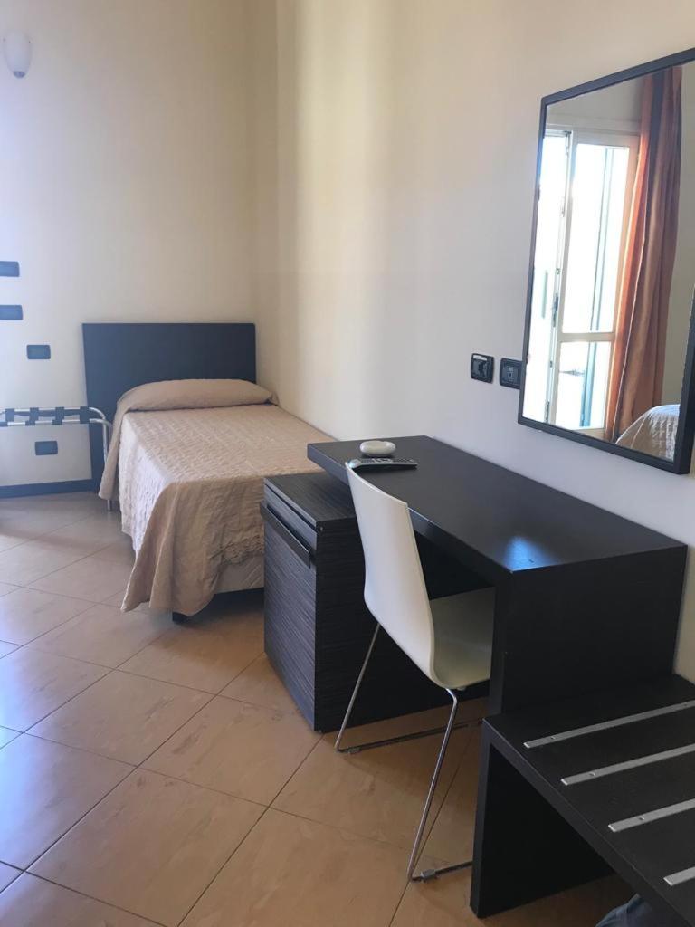 Triple Room with Balcony - Photo 1