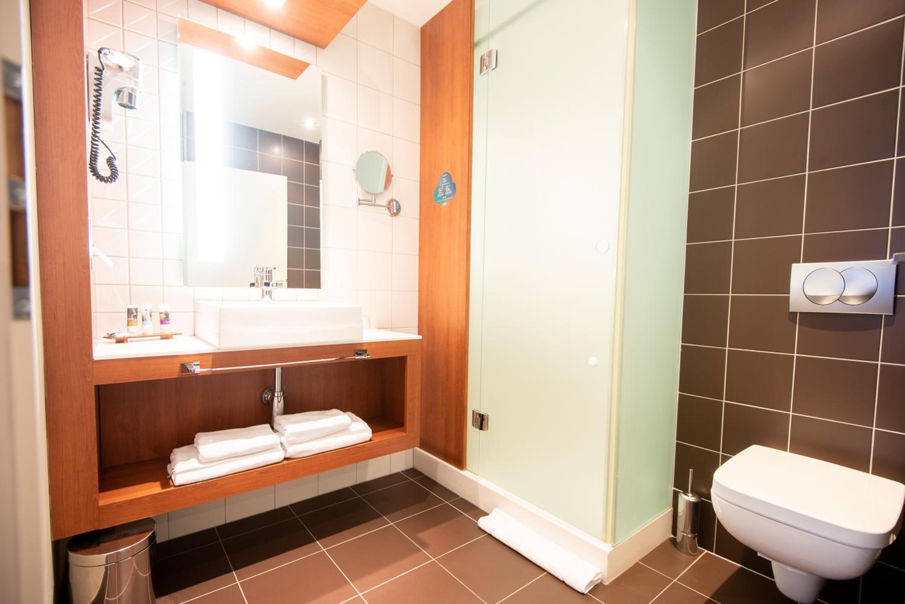 Privilege Suite with Double Bed and Sofa - Photo 12