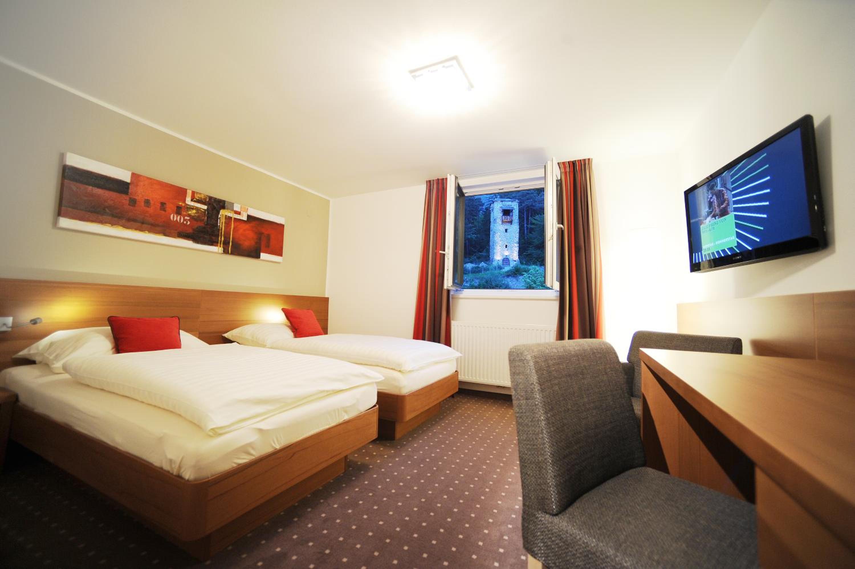 Twin Room - Photo 4